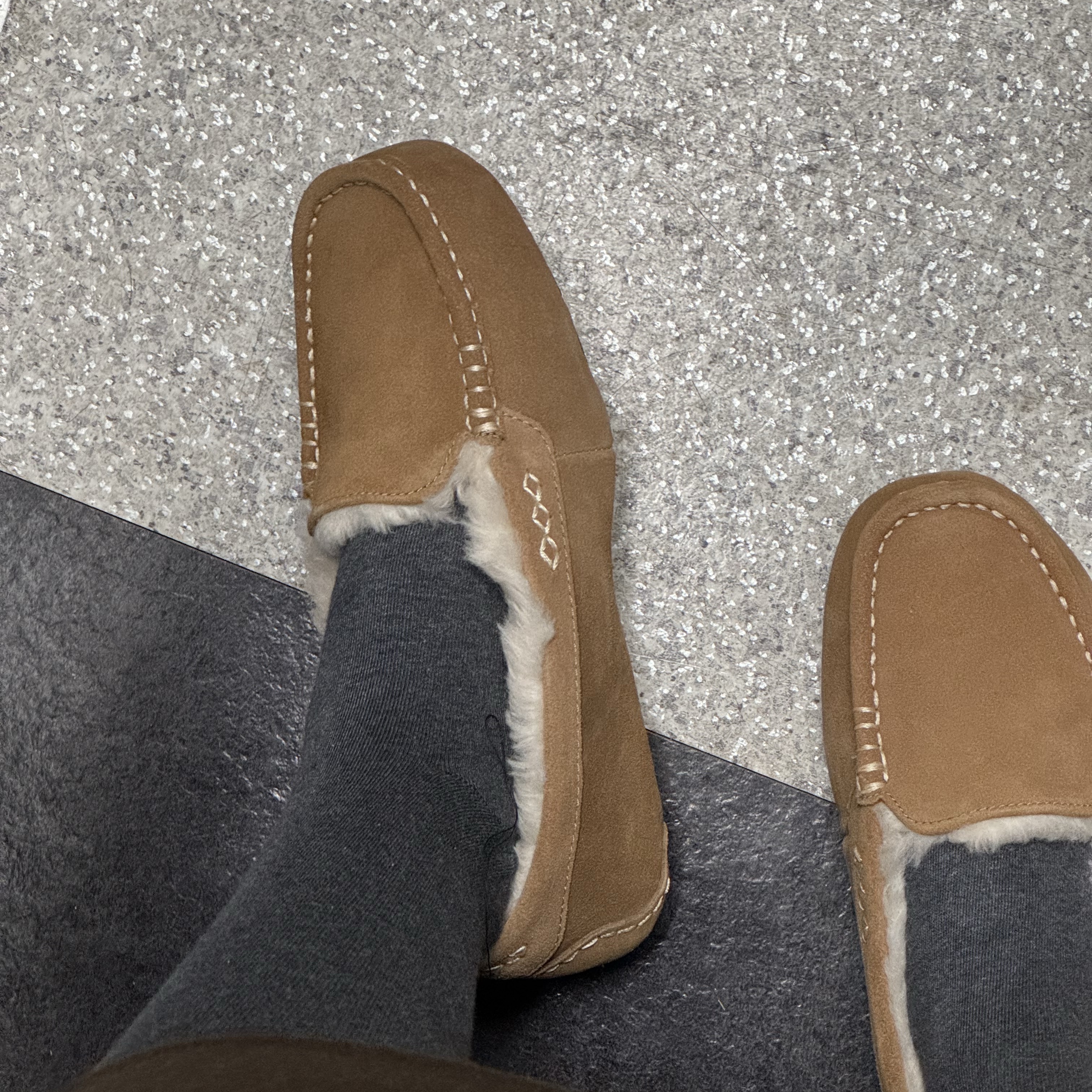 (W) UGG Ansley Chestnut - Standard 착용 스타일 - 2