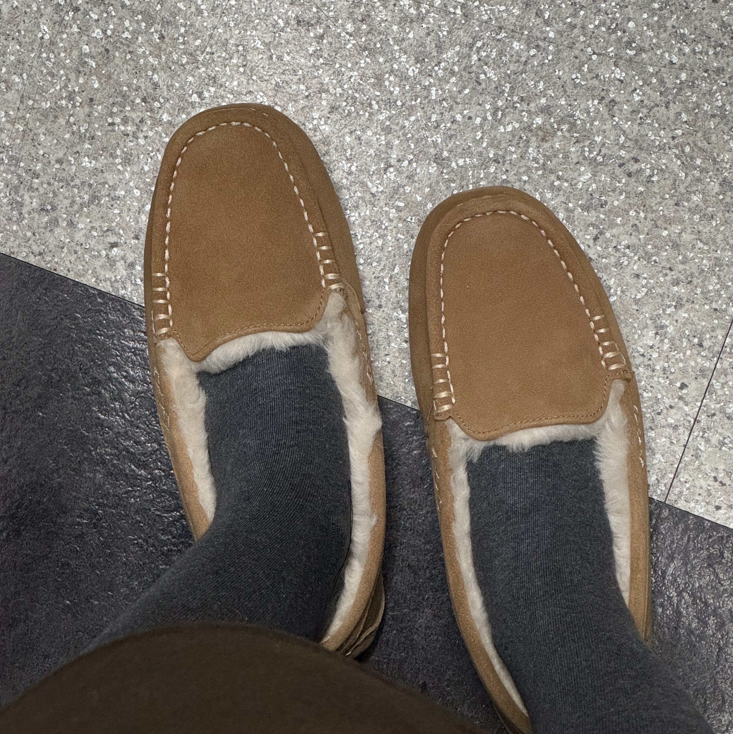 (W) UGG Ansley Chestnut - Standard 착용 스타일 - 1