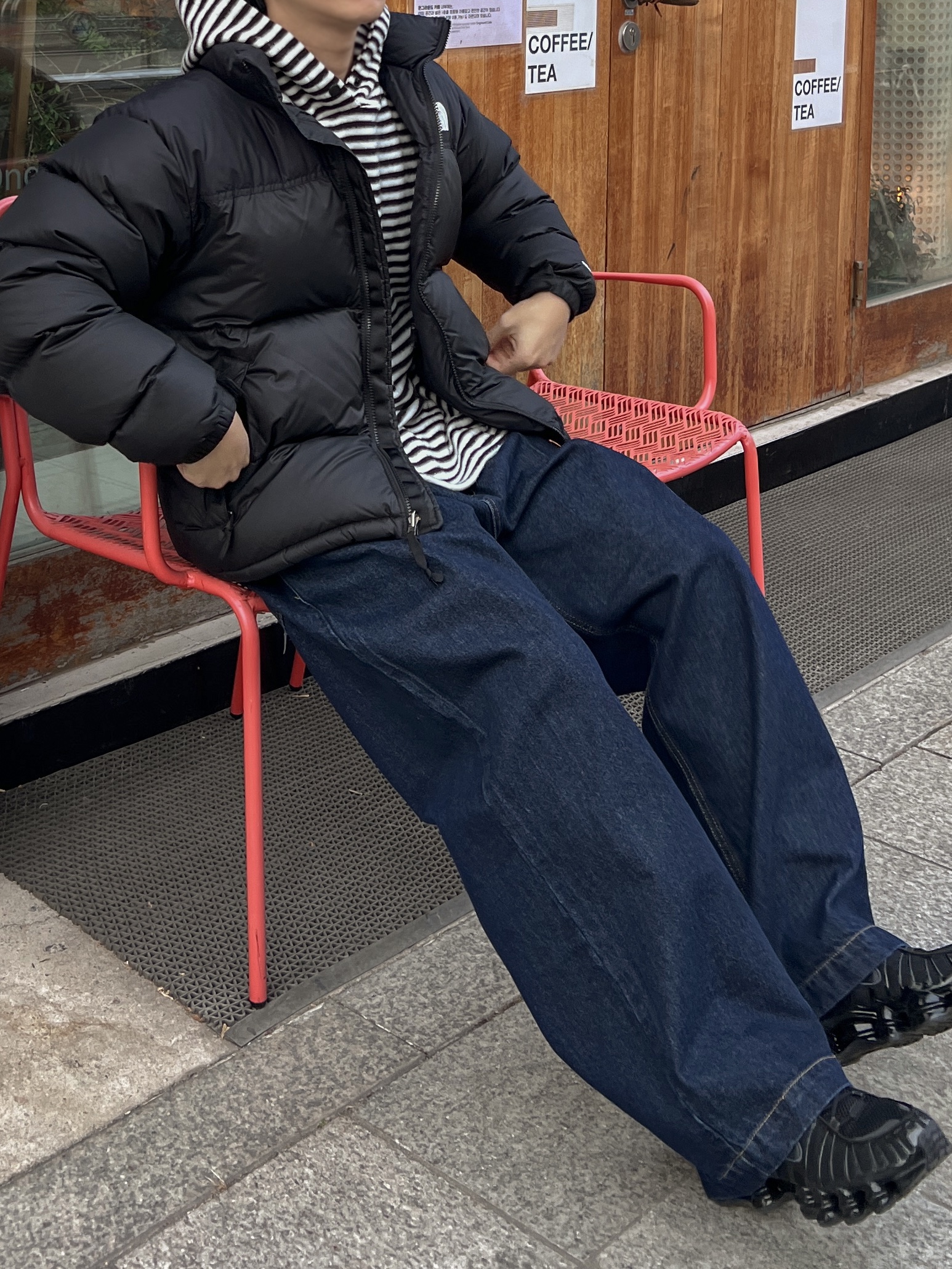 (W) Nike Shox TL Black and Max Orange, The North Face 1996 Retro Nuptse Jacket Black 착용 스타일 - 2
