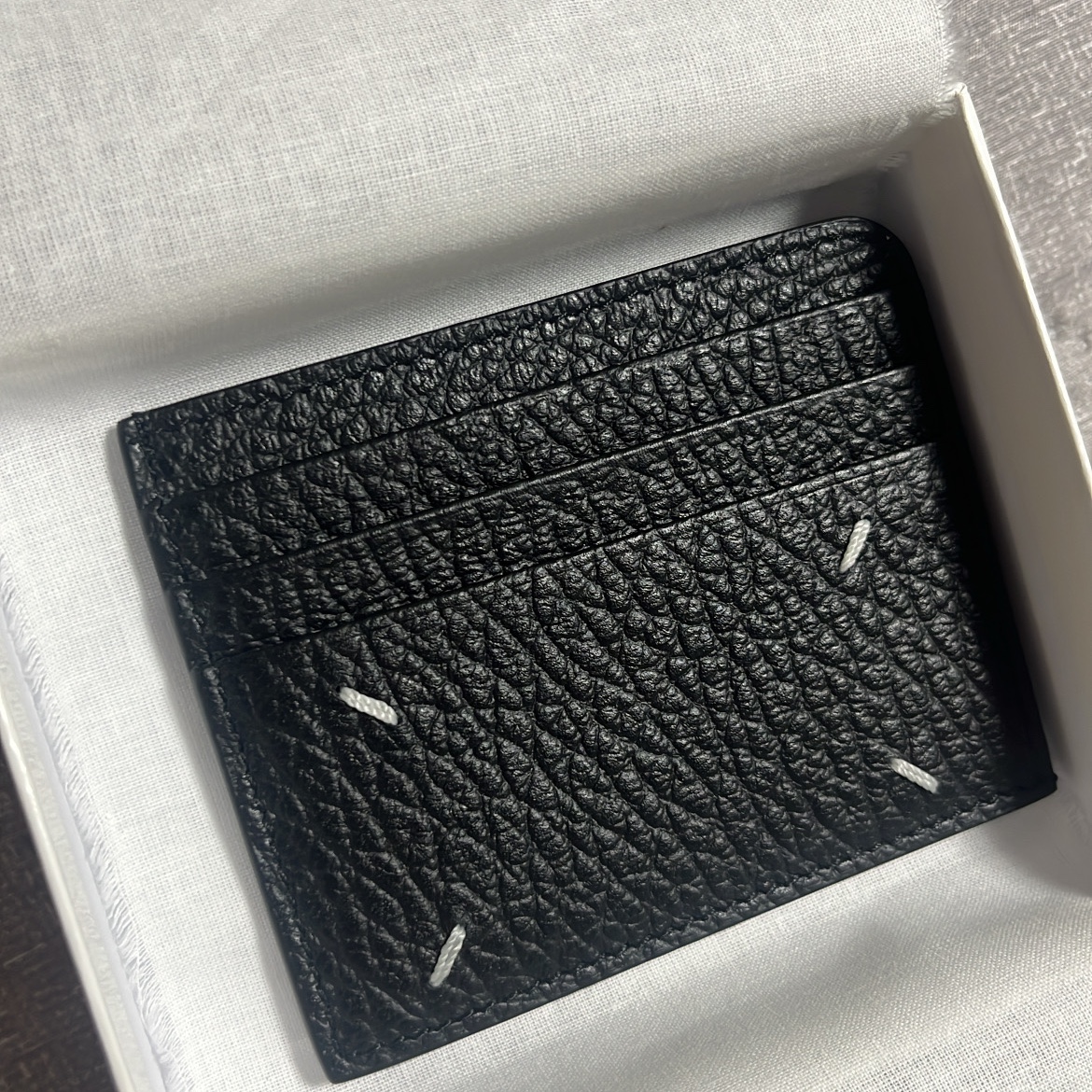 Maison Margiela Stitch Card Holder Black 착용 스타일