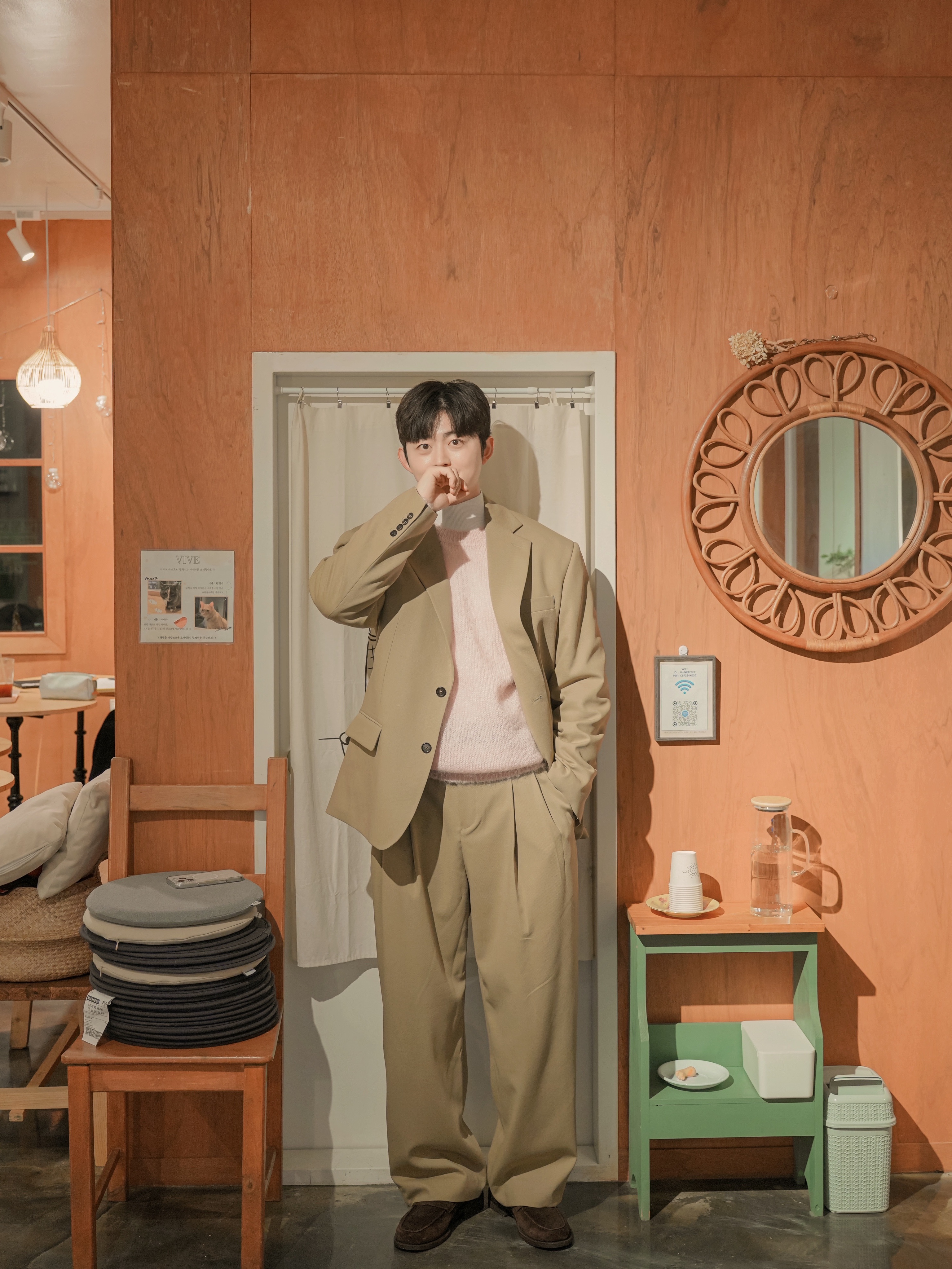 Nocle Reed Wool Slacks Tan 착용 스타일 - 2