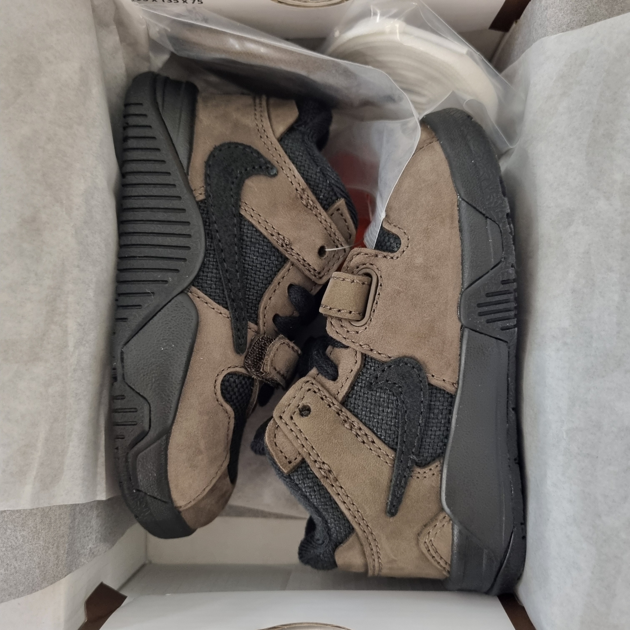 (TD) Jordan x Travis Scott Jumpman Jack TR Black and Dark Mocha 착용 스타일