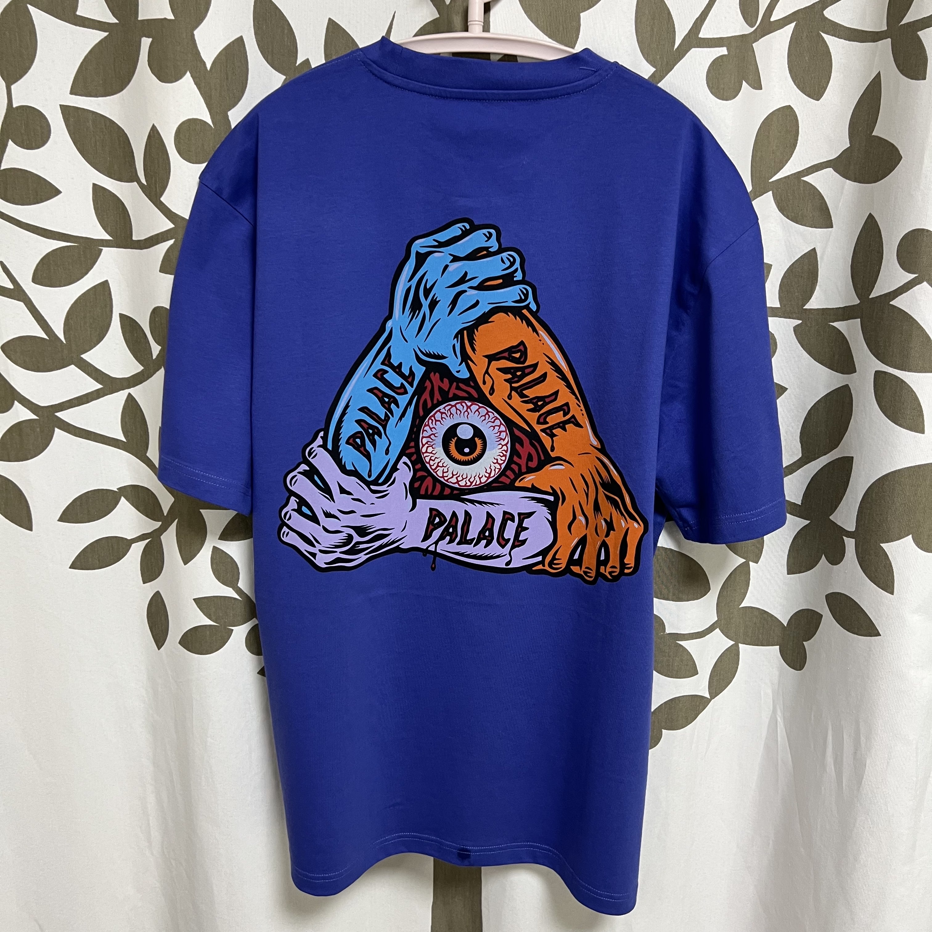 Palace Arms T-Shirt Ultra - 23FW 착용 스타일 - 1