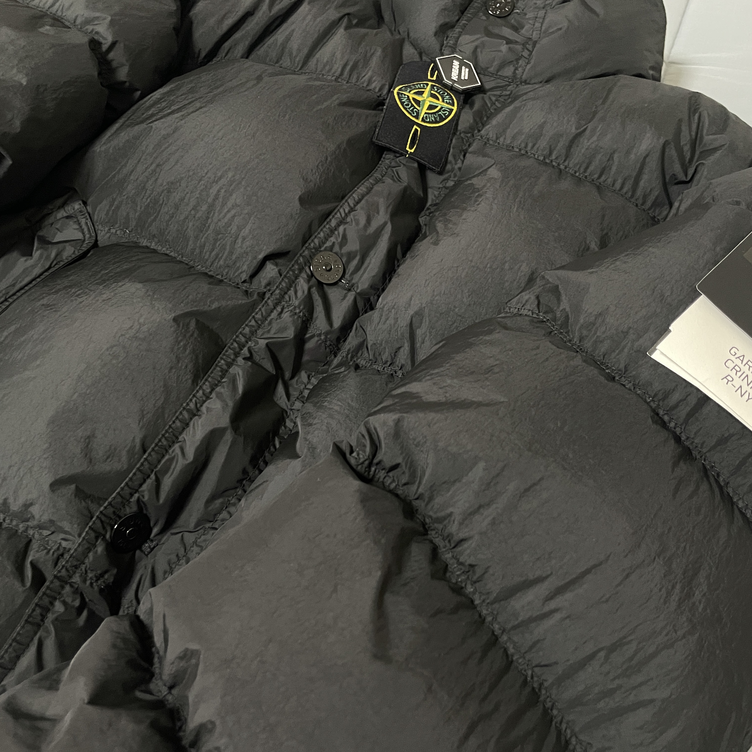 Stone Island 40123 Garment Dyed Crinkle Reps R-NY Down Jacket Black - 24FW, Stone Island 40123 Garment Dyed Crinkle Reps R-NY Down Jacket Grey - 24FW 착용 스타일 - 2
