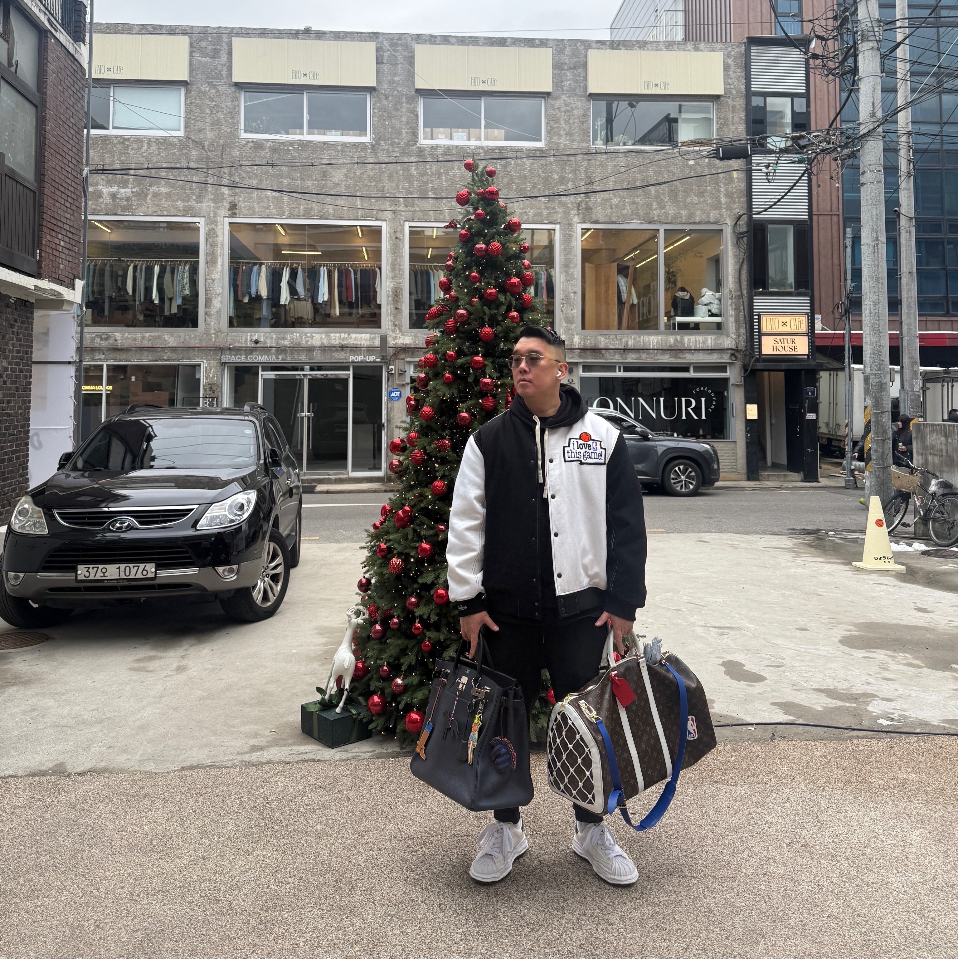 Maison Mihara Yasuhiro Blakey OG Sole Canvas Low-top Sneakers White, Louis Vuitton x NBA Multiple Wallet Monogram 착용 스타일 - 2