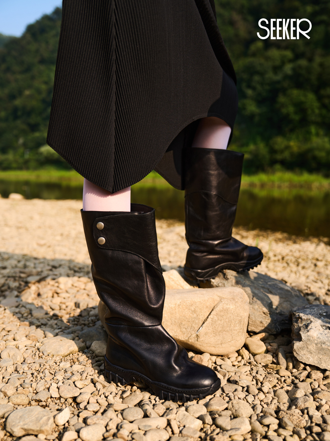 [6% 적립] NegativeThree Folded 2 Long Boots Black, [6% 적립] NegativeThree Vine Ankle Boots Beige 착용 스타일 - 5