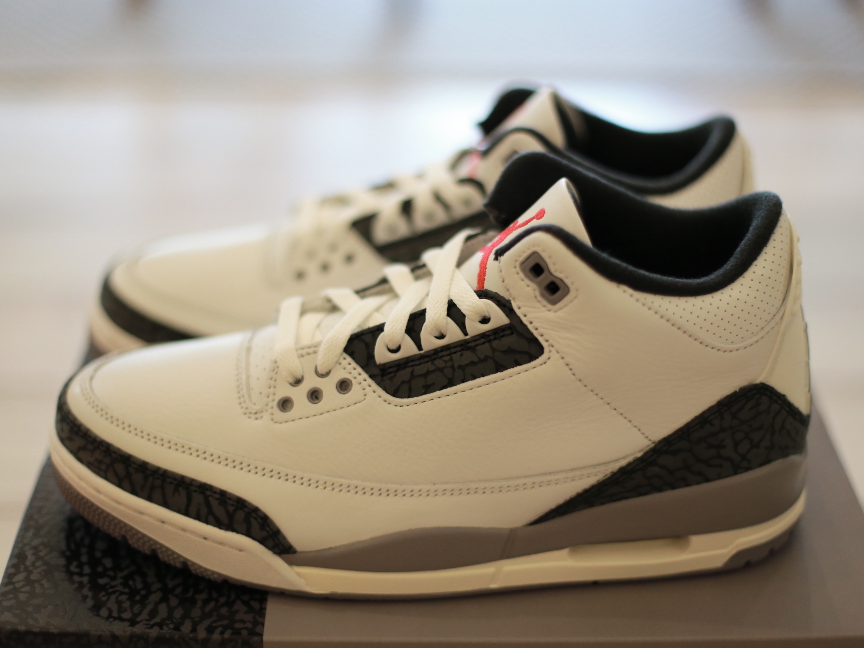 Jordan 3 Retro Cement Grey 착용 스타일 - 1