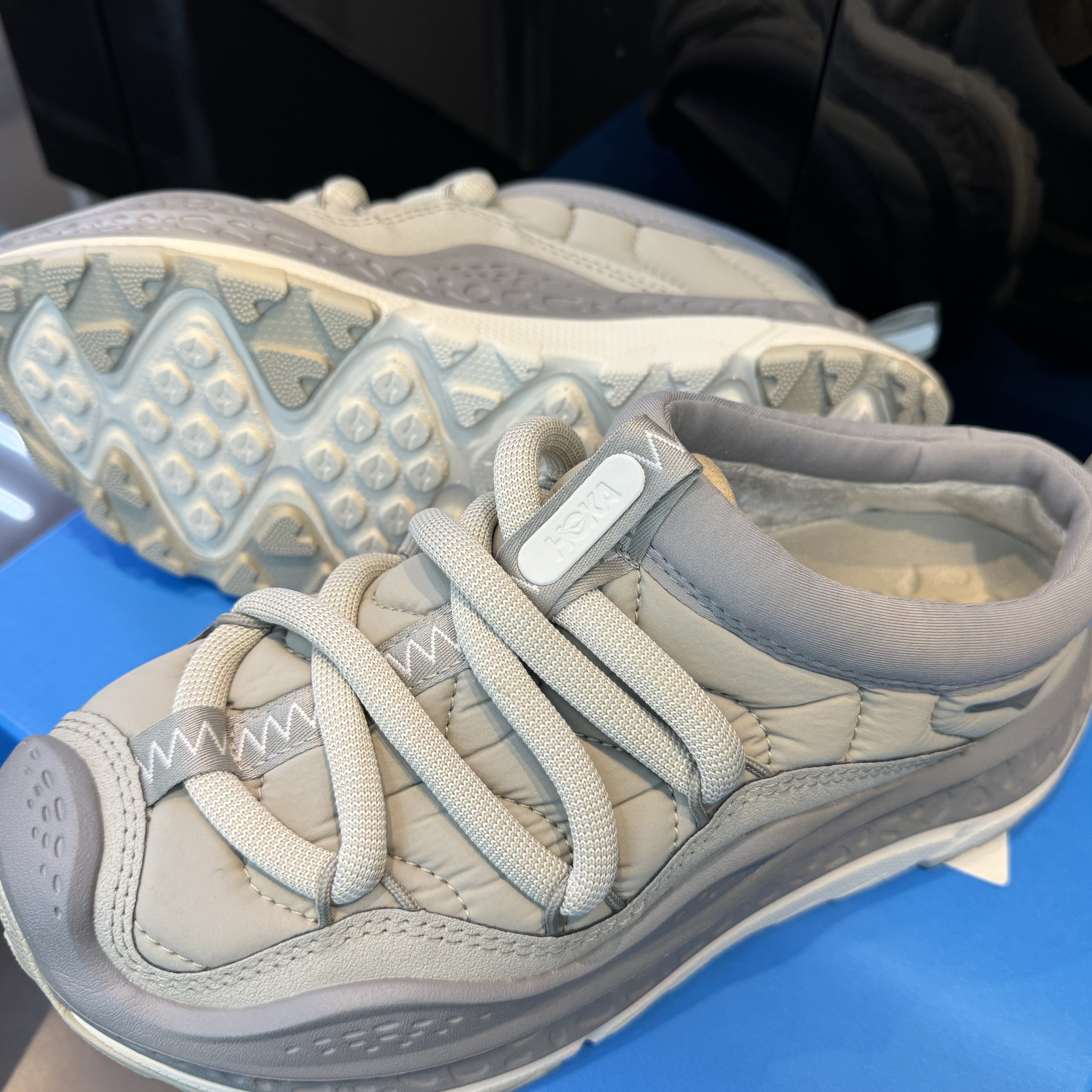 Hoka Ora Primo Farro Iron Ore 착용 스타일