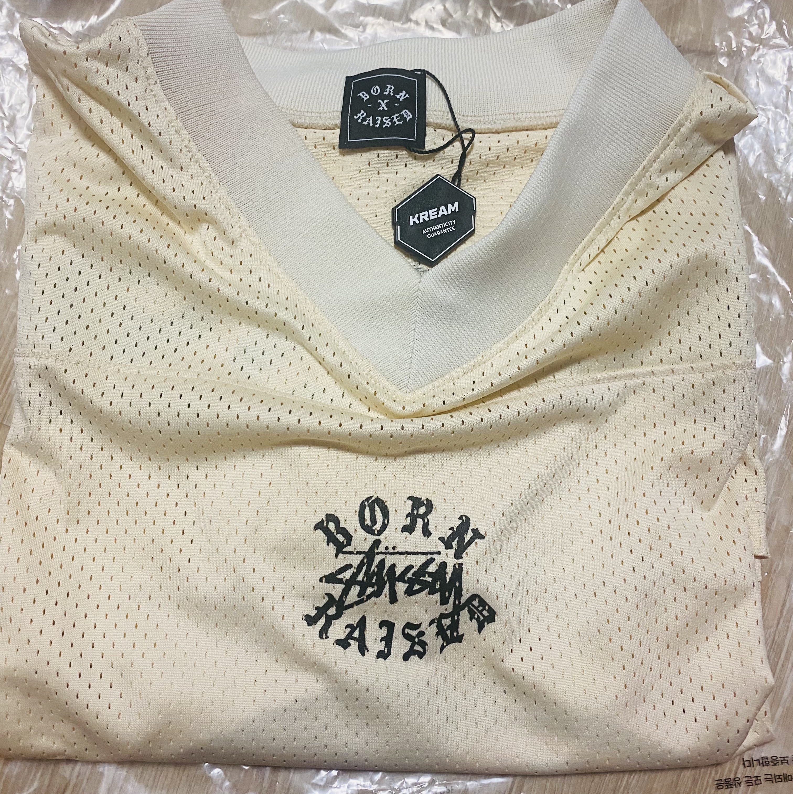 Stussy x Born X Raised Cookies & Cream Football Jersey Cream 착용 스타일