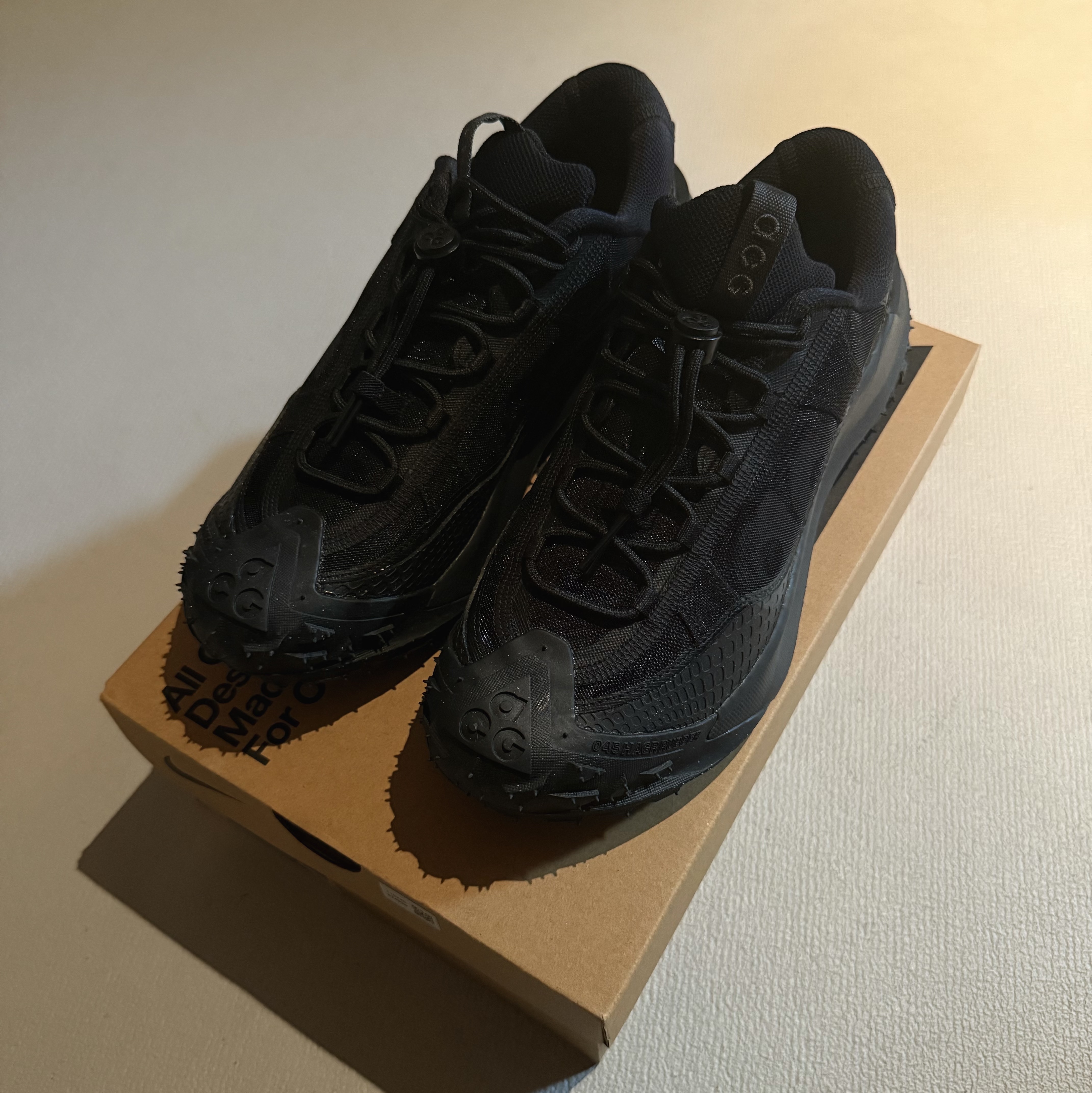 Nike ACG Mountain Fly 2 Low Black 착용 스타일