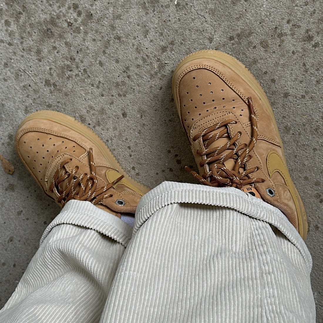 Nike Air Force 1 '07 WB Flax, (W) Nike Air Force 1 '07 WB Flax Wheat 착용 스타일