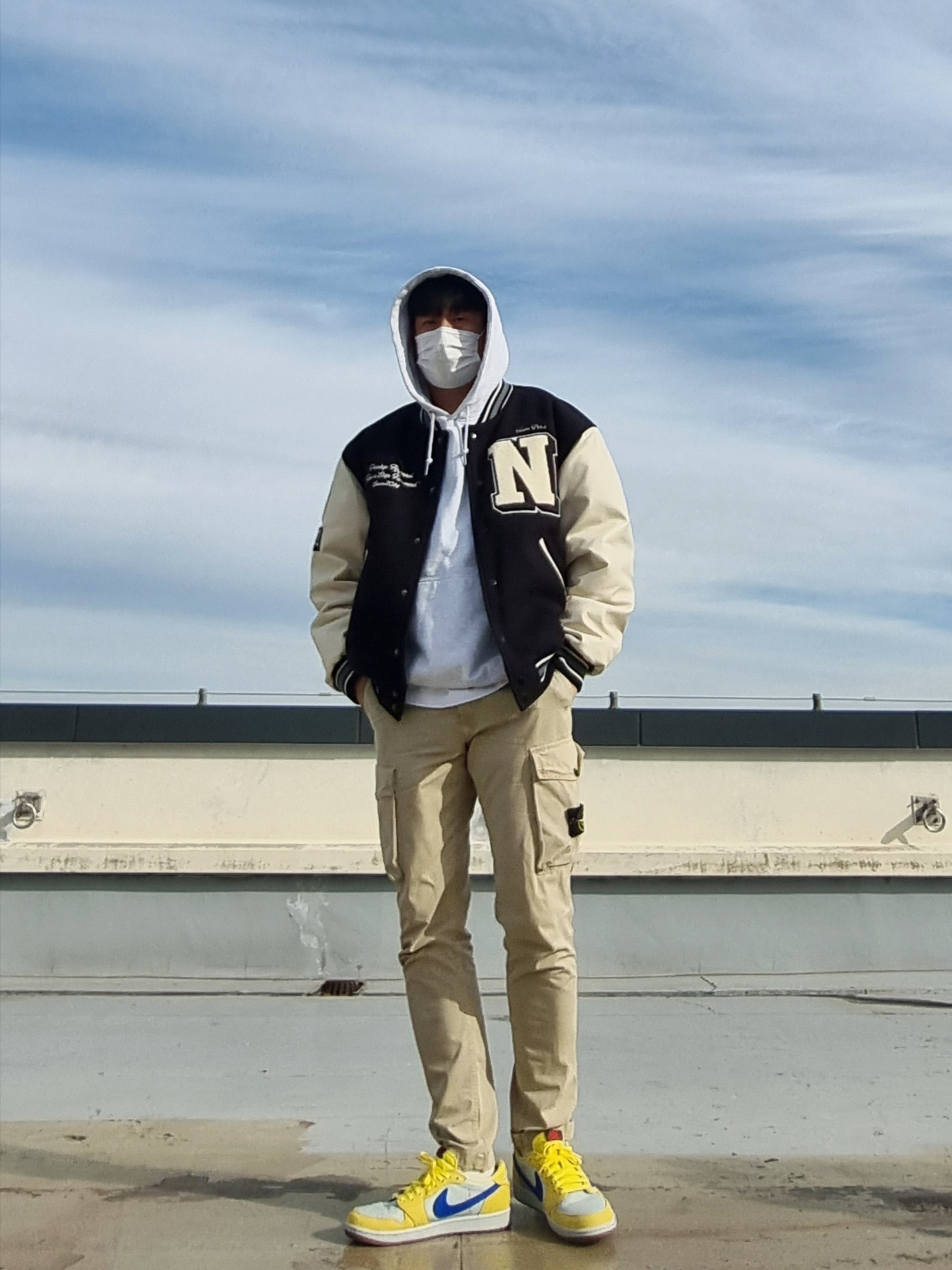 Stussy Basic Stussy Hoodie Ash Heather 2021, (W) Jordan 1 x Travis Scott Retro Low OG SP Canary 착용 스타일 - 1