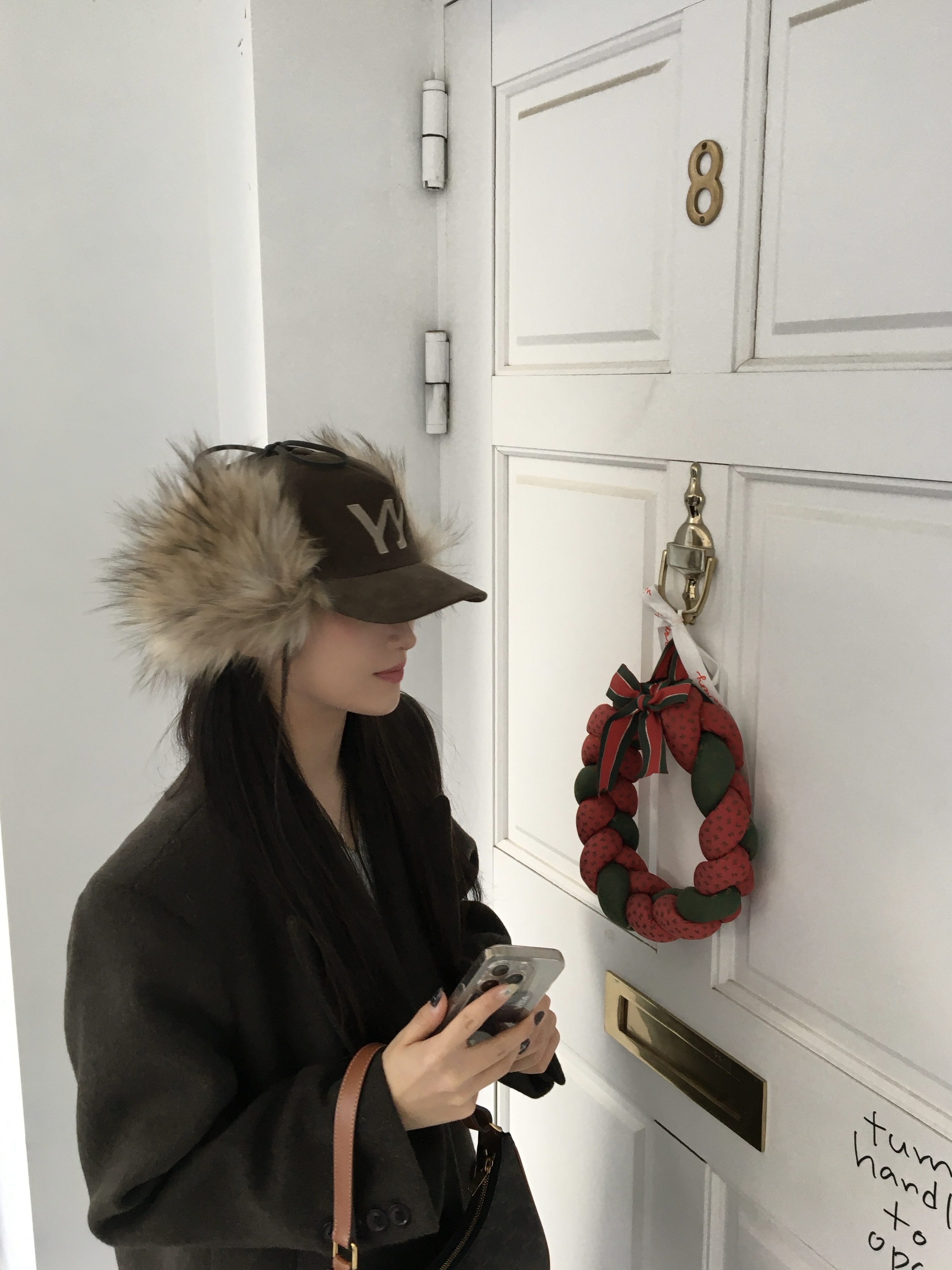 Open Yy Faux Fur Corduroy Earflap Cap Khaki 착용 스타일 - 2
