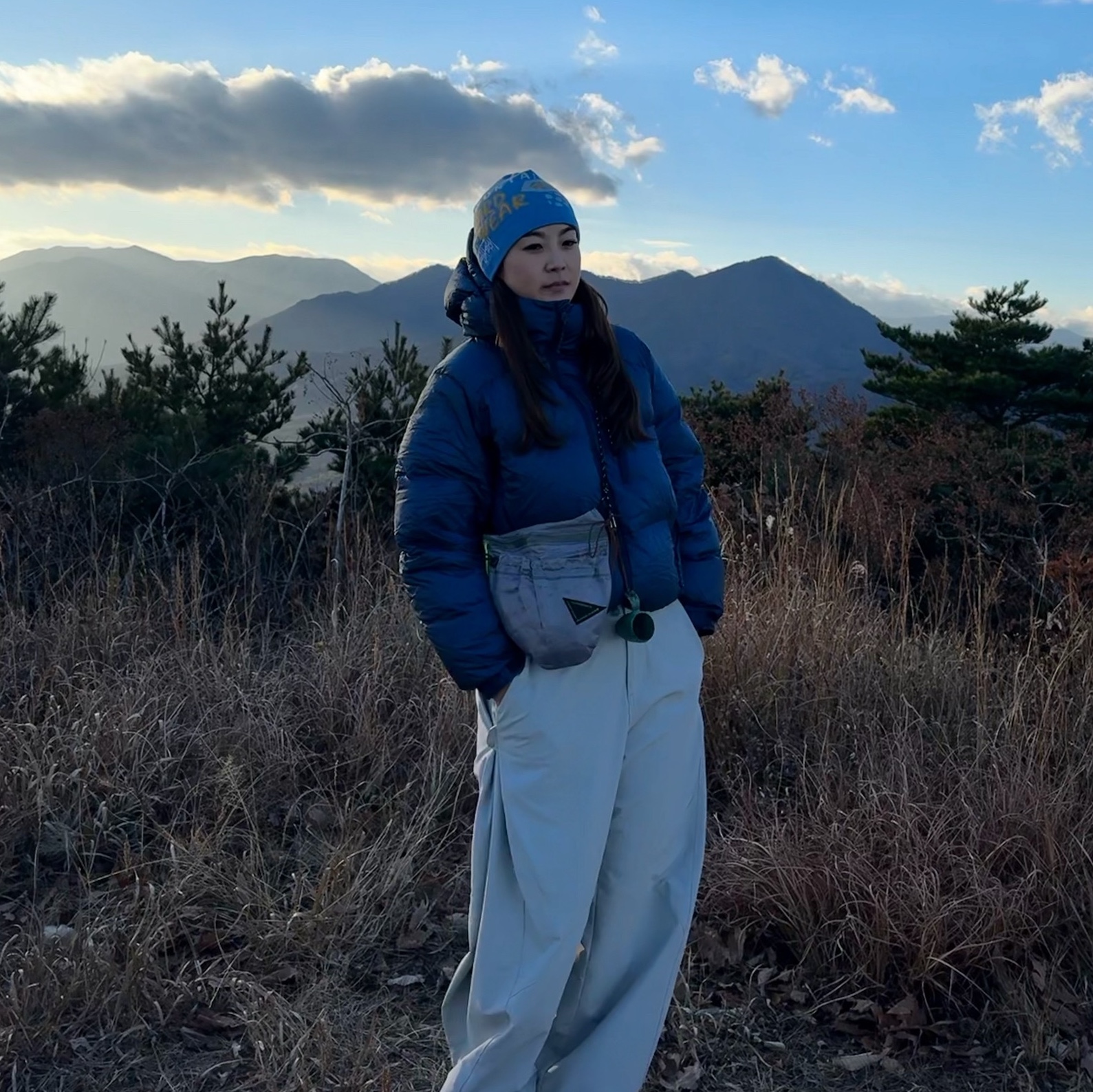 Stussy x Mountain Hardwear Caelum Dome Beanie Nitric Blue 착용 스타일 - 4