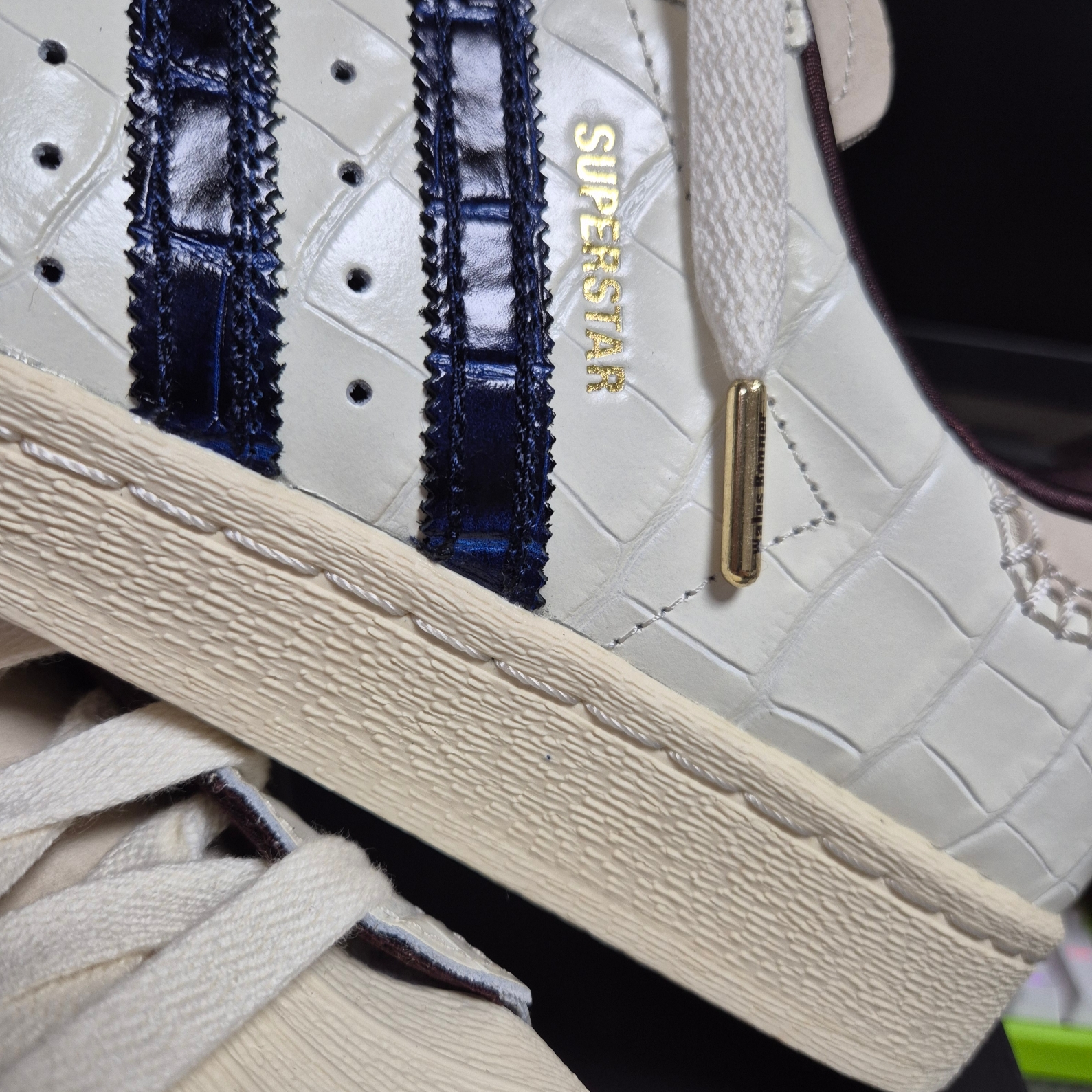 Adidas x Wales Bonner Superstar Wonder White Collegiate Navy 착용 스타일 - 2