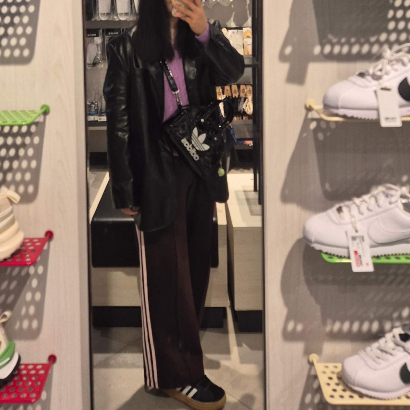 Adidas Adicolor Mini Bowling Bag Black White, (W) Adidas Premium Originals Track Pants Shadow Brown Clear Pink - KR Sizing 착용 스타일
