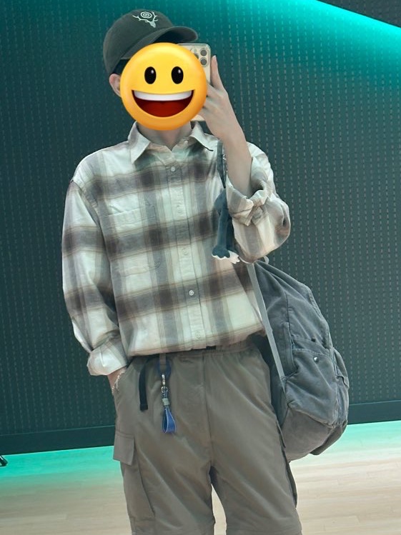 Hatchingroom Dyed Backpack Charcoal, South2 West8 Strap Back Cap Green 착용 스타일