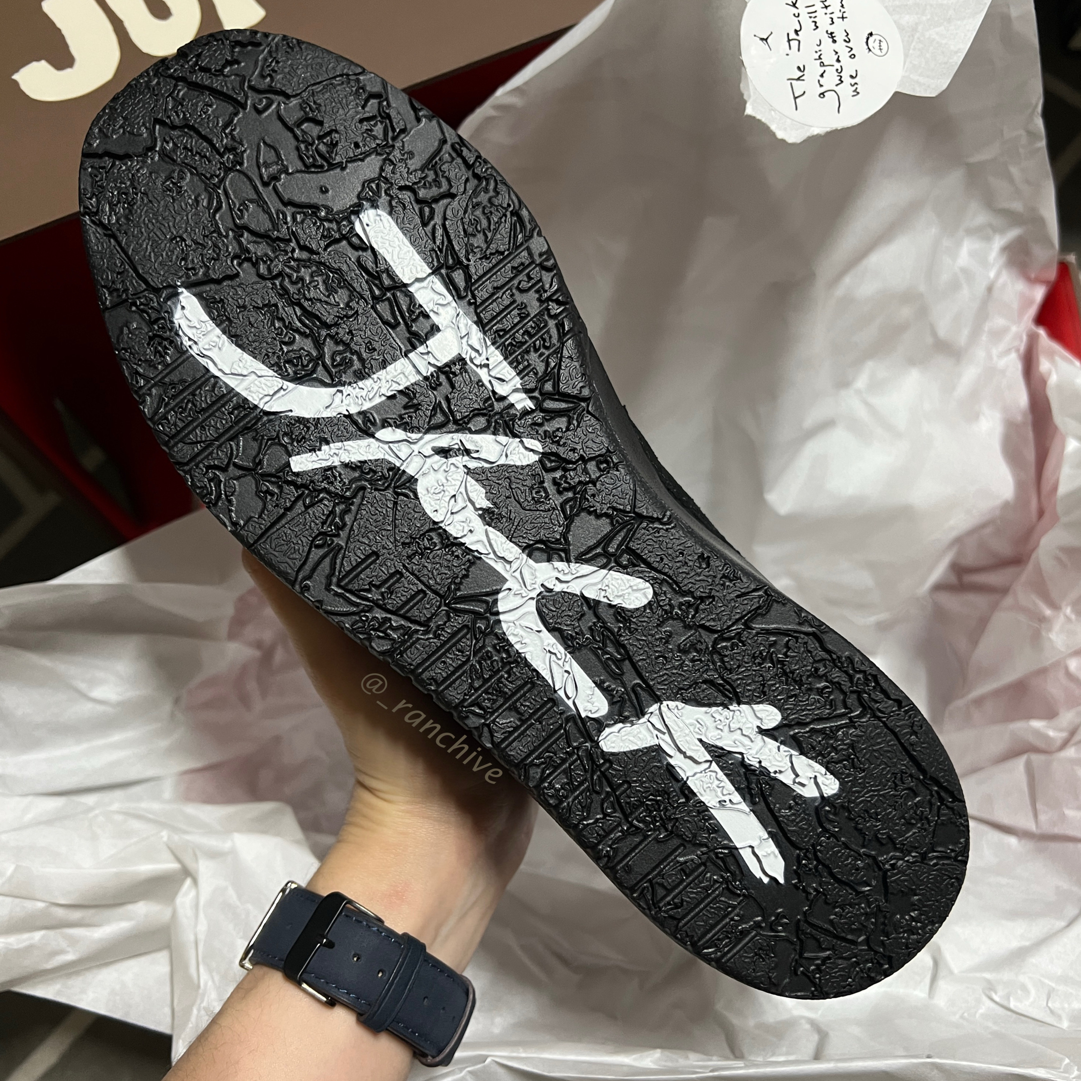 Jordan x Travis Scott Jumpman Jack TR Black and Dark Mocha 착용 스타일 - 3
