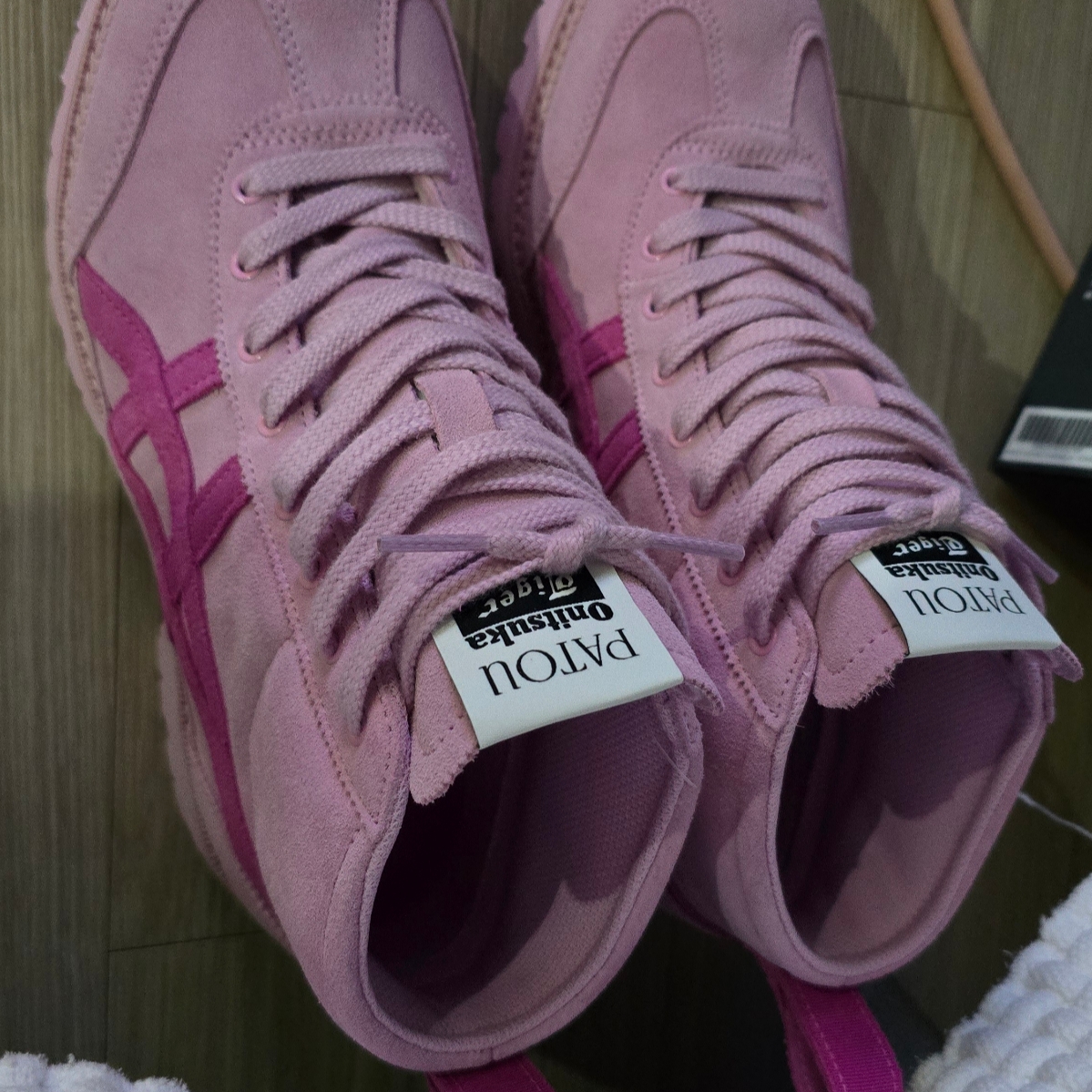 Onitsuka Tiger x Patou Mexico Rinkan Cotton Candy Bright Rose 착용 스타일