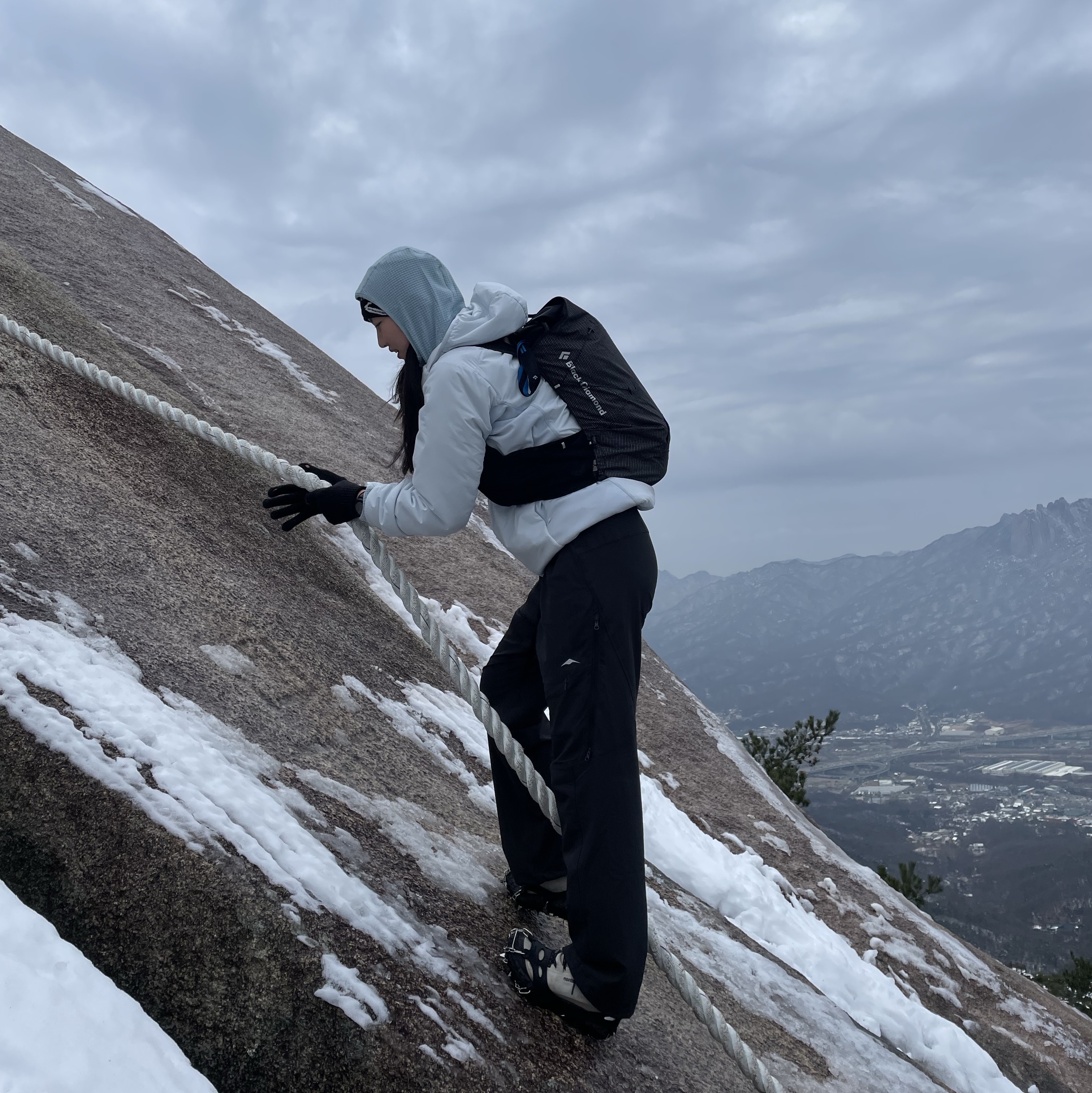 Arc'teryx Bird Head Toque Orca, Arc'teryx Atom Hoody Daybreak 착용 스타일 - 3