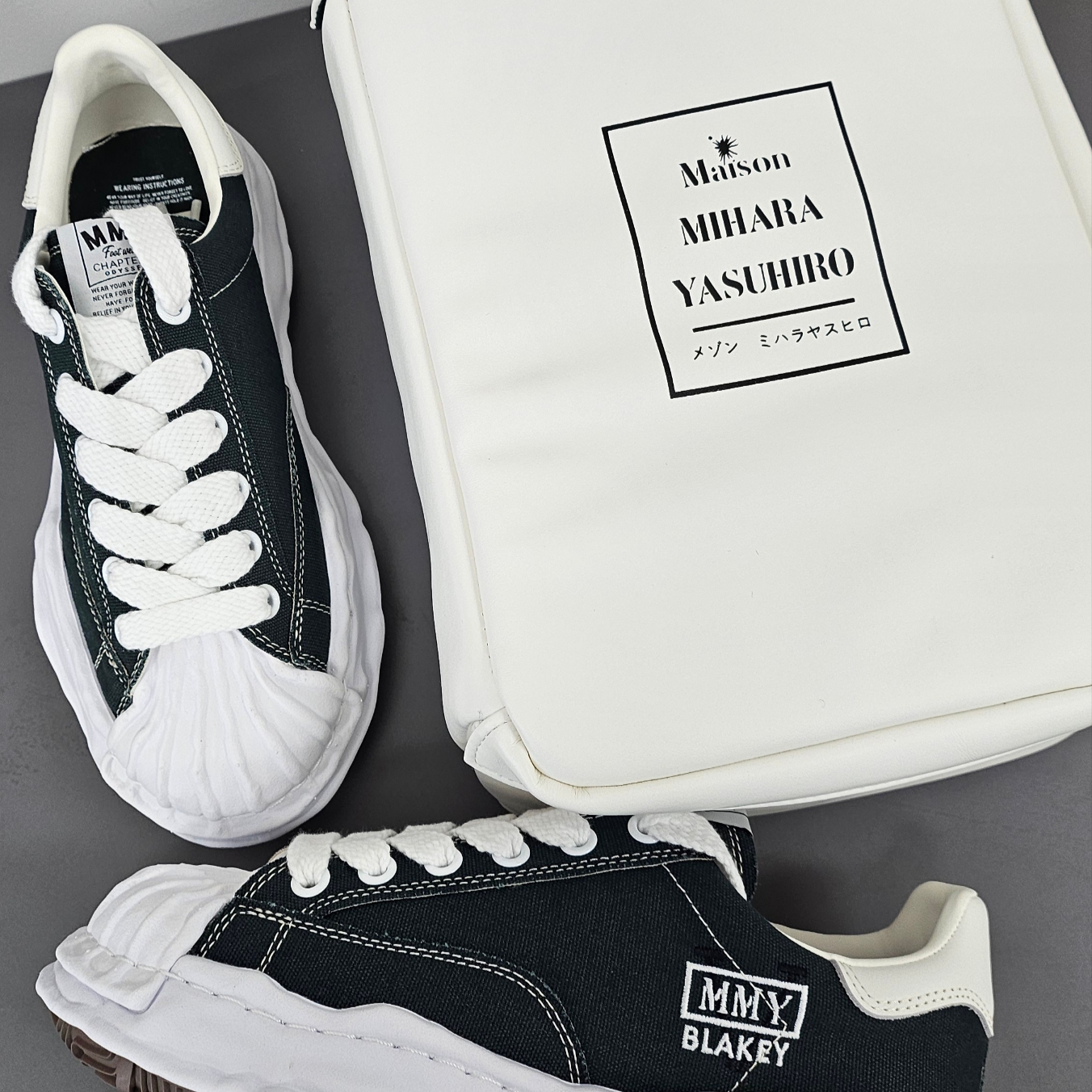 Maison Mihara Yasuhiro x Odyssey Blakey OG Sole Canvas Low-top Sneakers Chater V Edition Green, Odyssey x Maison Mihara Yasuhiro Cross Bag White 착용 스타일