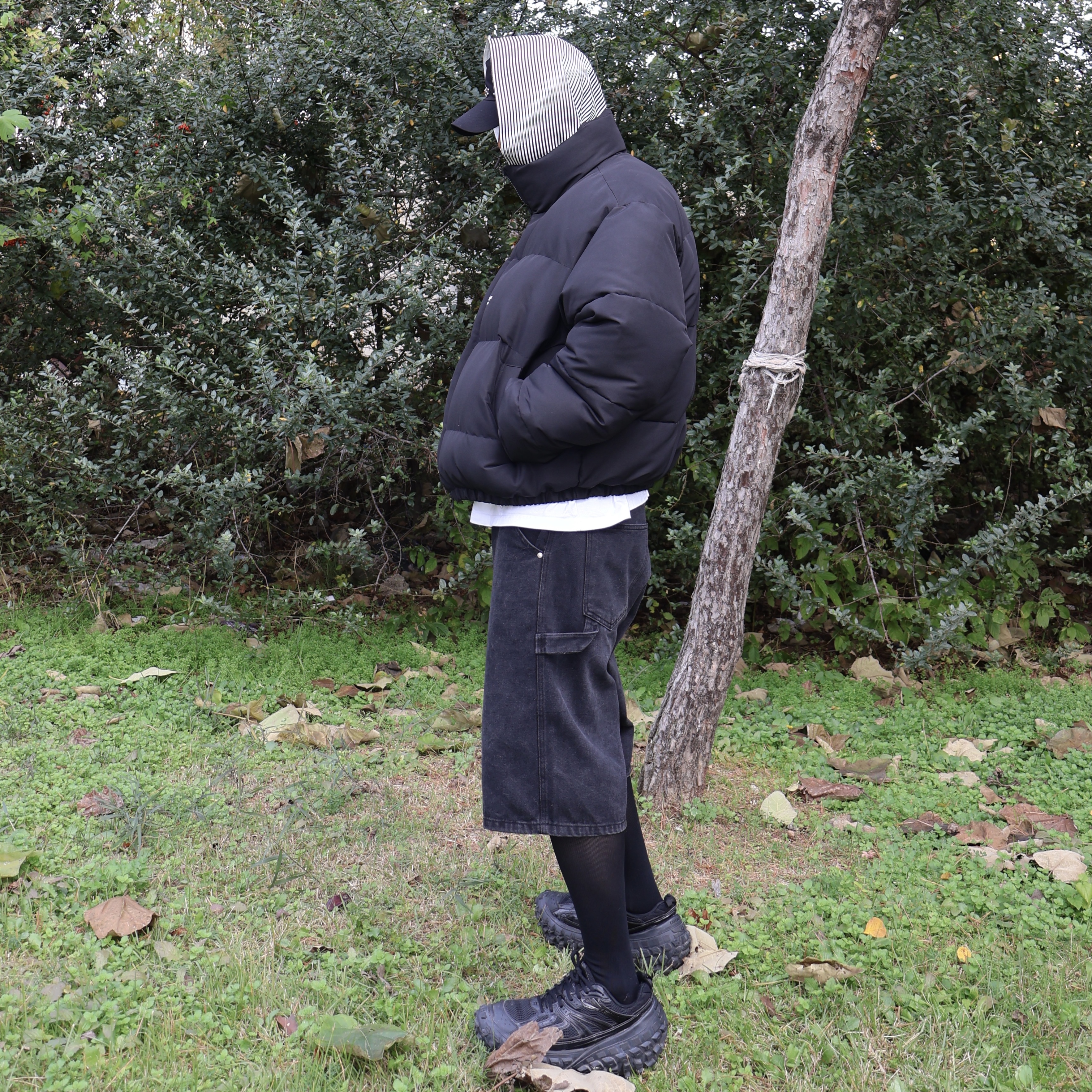 Undermycar Mu.15 Anti Fxxking Logo Play Triple Logo Crop Padding Jacket Black, Socks Up Compression Running Knee Socks Black 착용 스타일 - 2