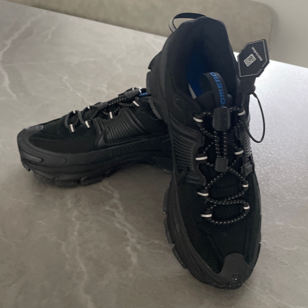 (W) Nike Zoom Vomero Roam Black 착용 스타일