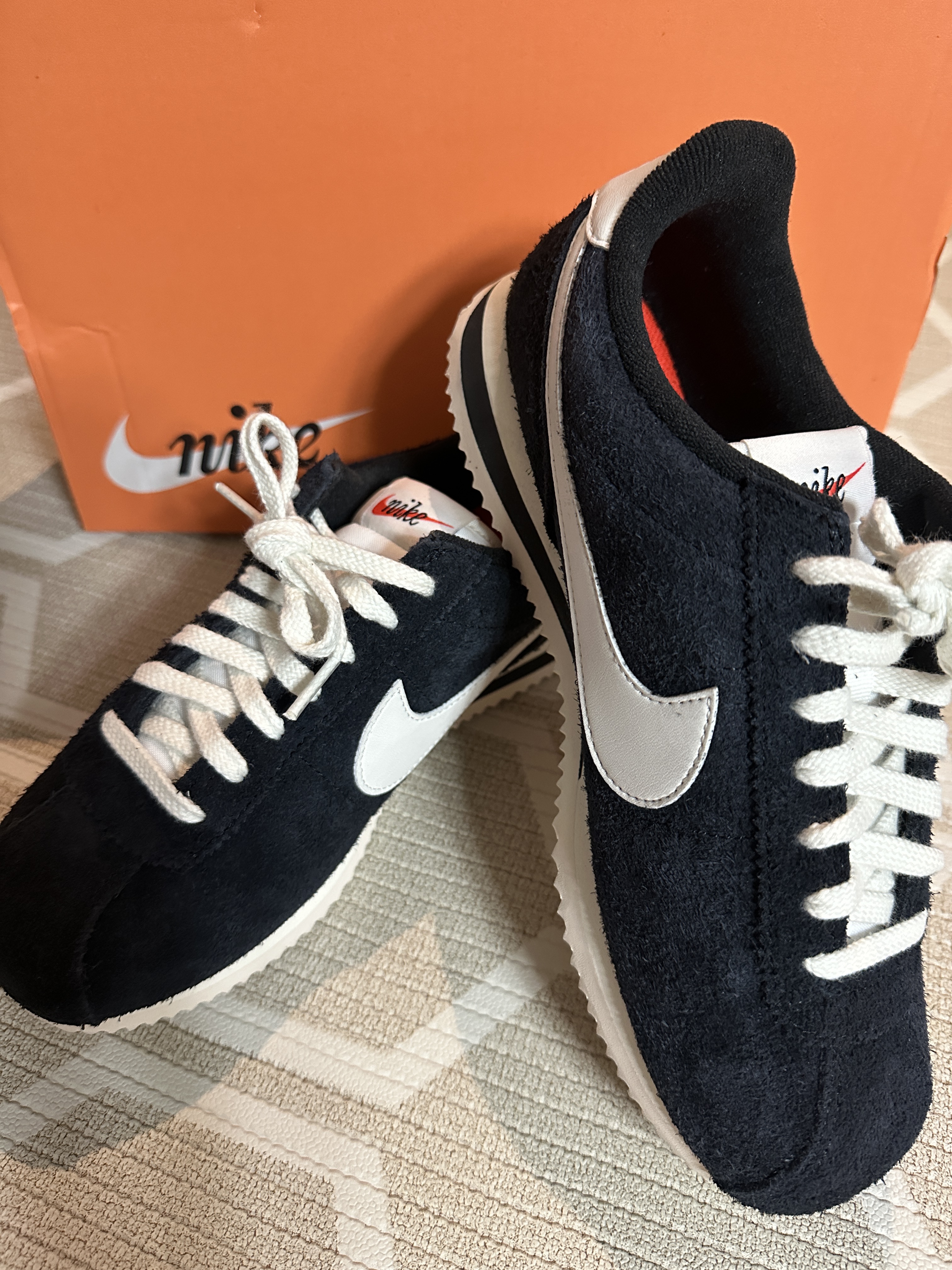 (W) Nike Cortez Vintage Black Sail 착용 스타일