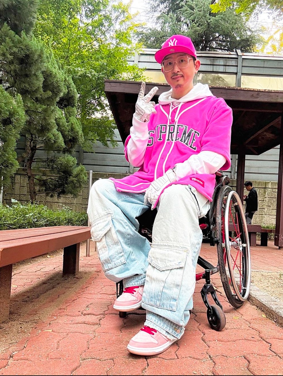 Supreme Polartec Baseball Jersey Pink - 24FW, Nike x StrangeLove SB Dunk Low Pink (Regular Box) 착용 스타일