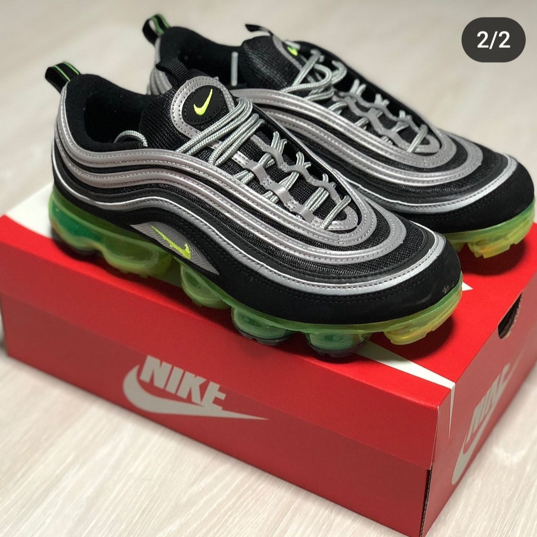 Nike Air VaporMax 97 Black Volt 착용 스타일