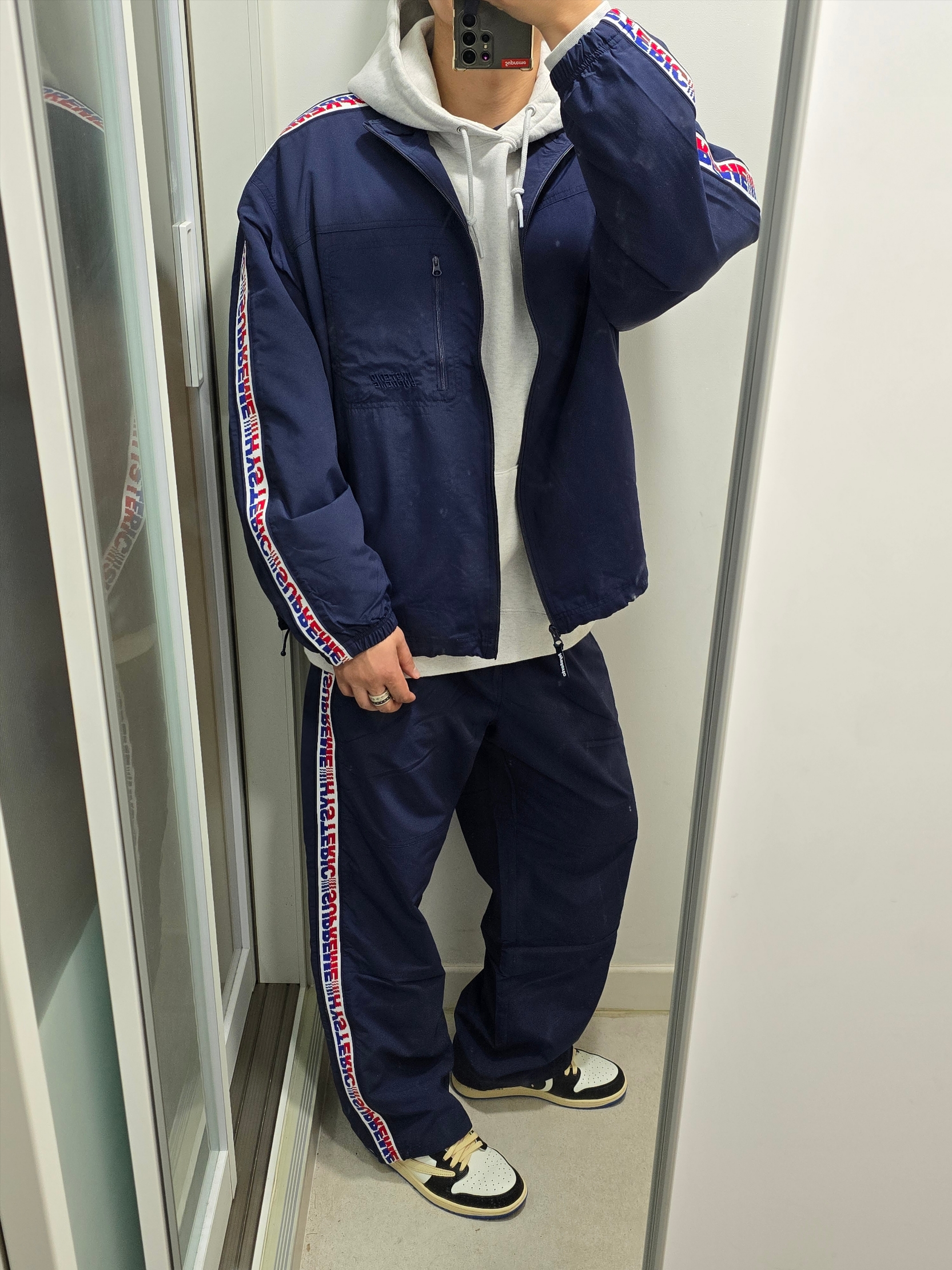 Supreme x Hysteric Glamour Track Jacket Navy - 24FW, Supreme x Jordan Hooded Sweatshirt Ash Grey - 24FW 착용 스타일