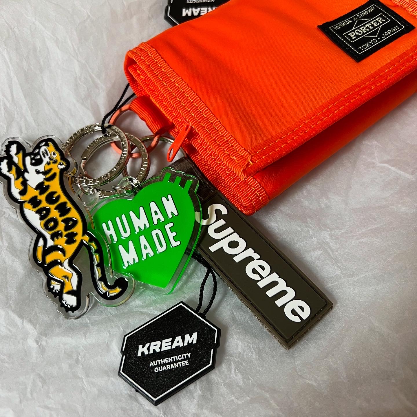 Human Made Animal Keychain Yellow, Human Made Acrylic Heart Keyring Green 착용 스타일