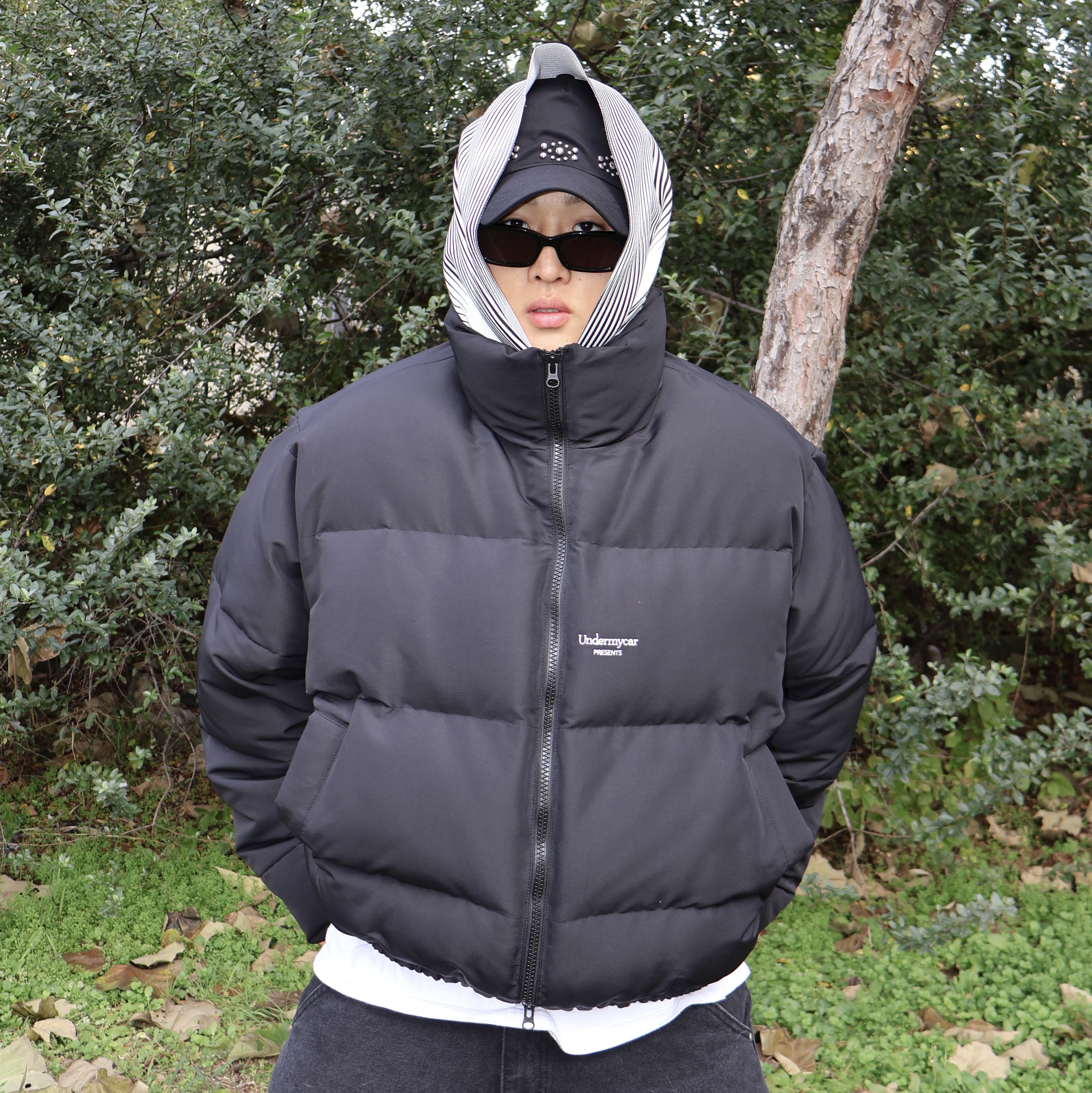 Undermycar Mu.15 Anti Fxxking Logo Play Triple Logo Crop Padding Jacket Black, Socks Up Compression Running Knee Socks Black 착용 스타일 - 7