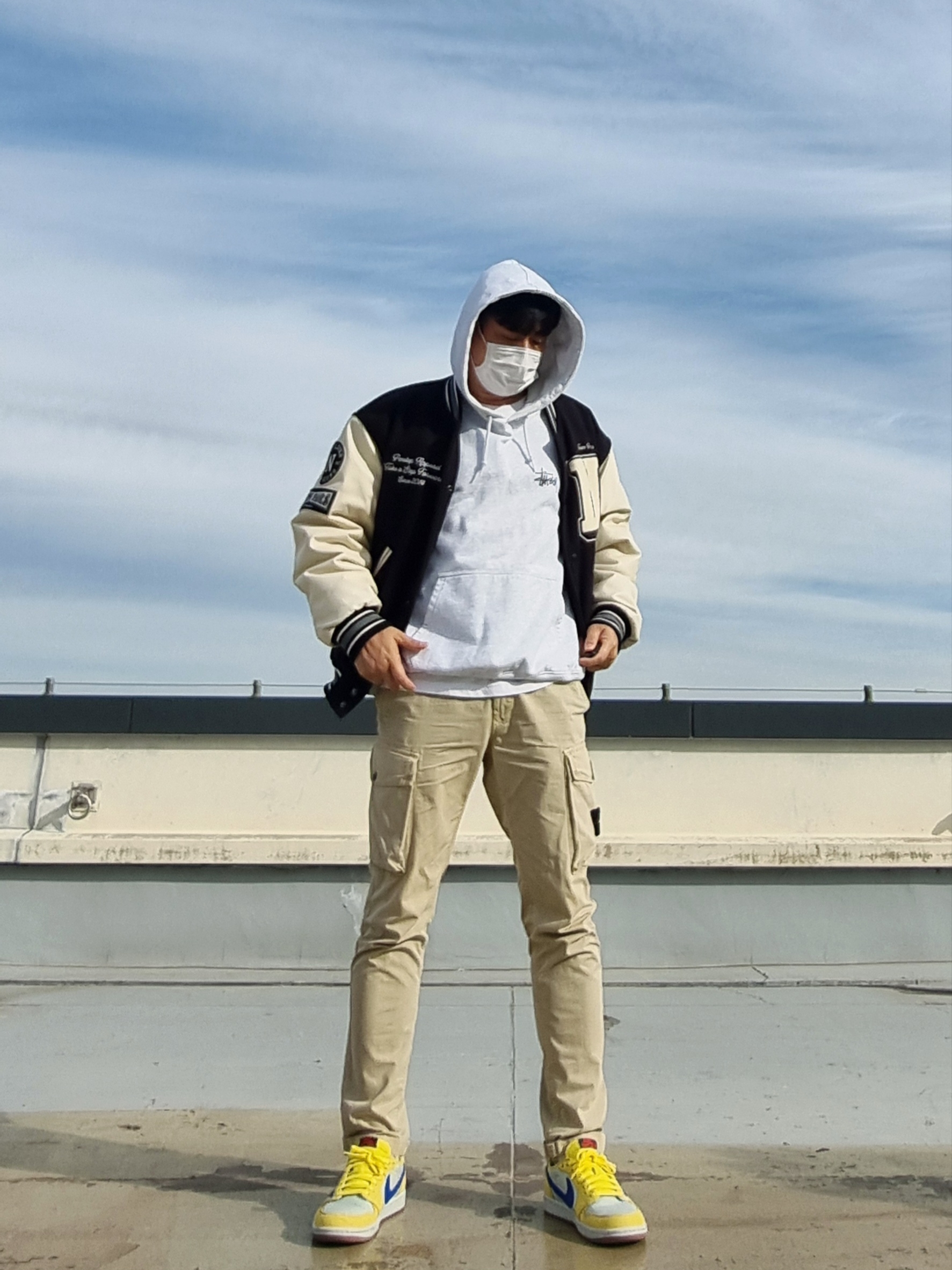 Stussy Basic Stussy Hoodie Ash Heather 2021, (W) Jordan 1 x Travis Scott Retro Low OG SP Canary 착용 스타일 - 2