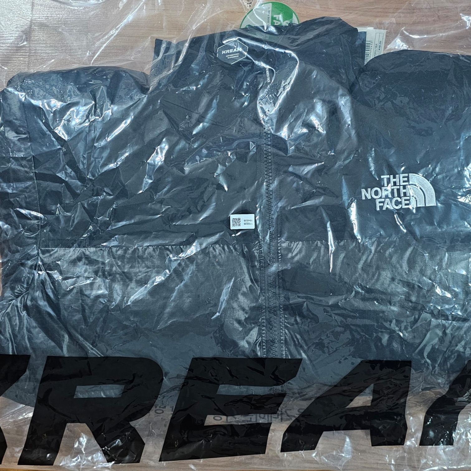 The North Face White Label Novelty Nuptse RDS Down Jacket Black 착용 스타일 - 2