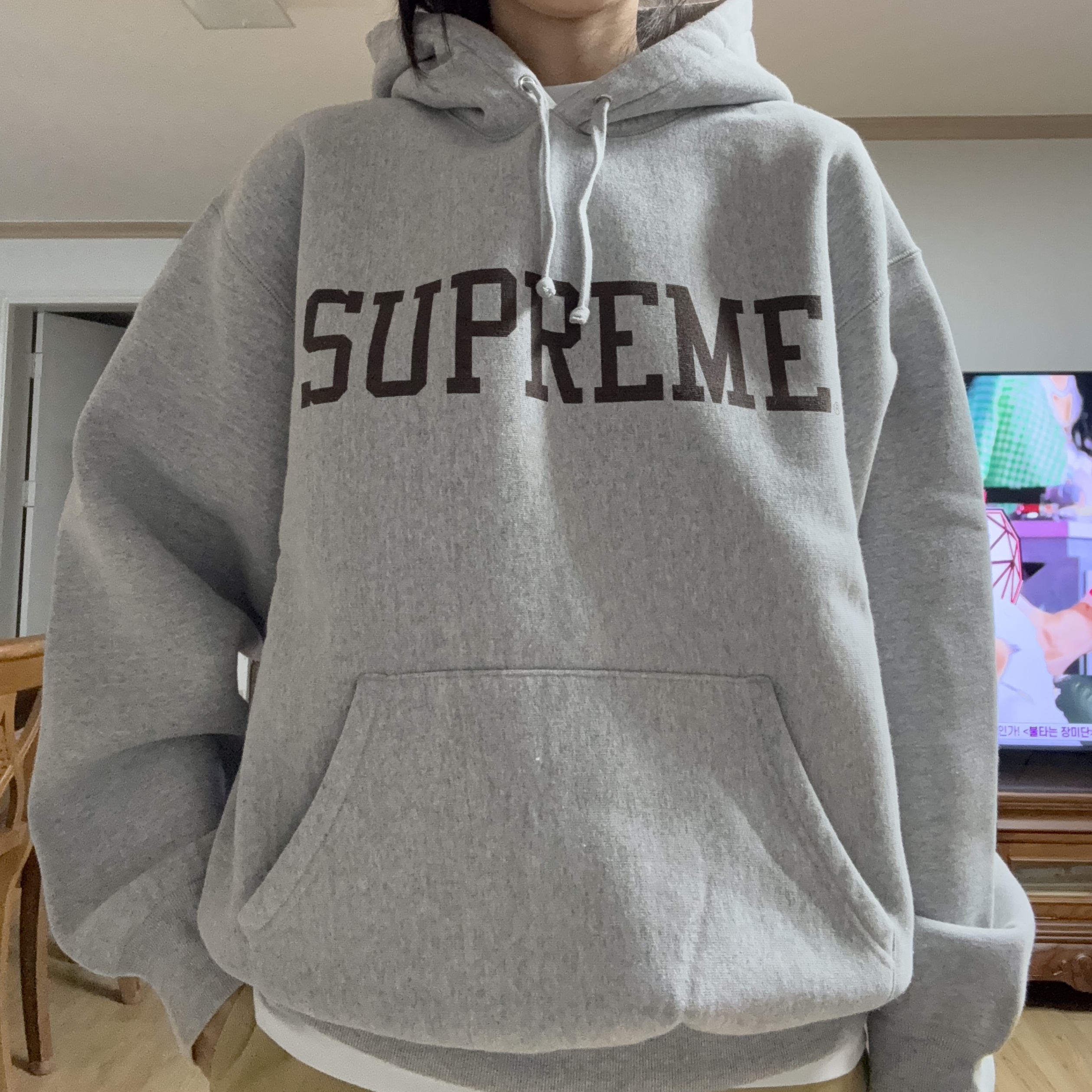 Supreme Varsity Hooded Sweatshirt Heather Grey - 23FW 착용 스타일