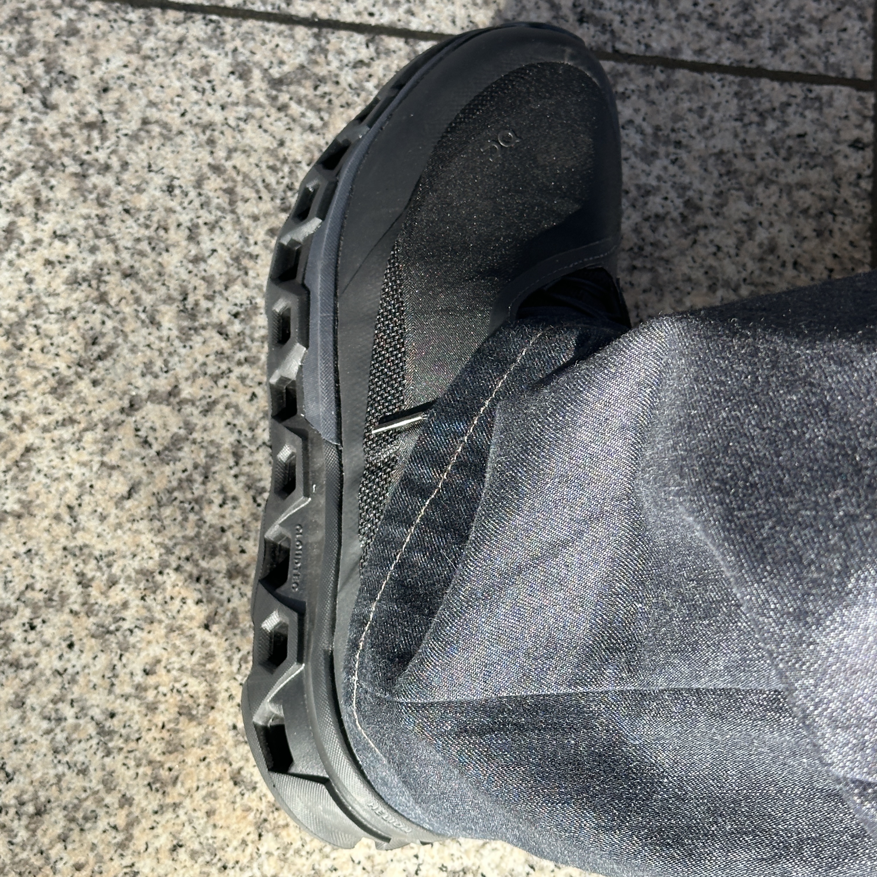 On Running x Post Archive Faction (Paf) Cloudmonster 2 Black Magnet 착용 스타일