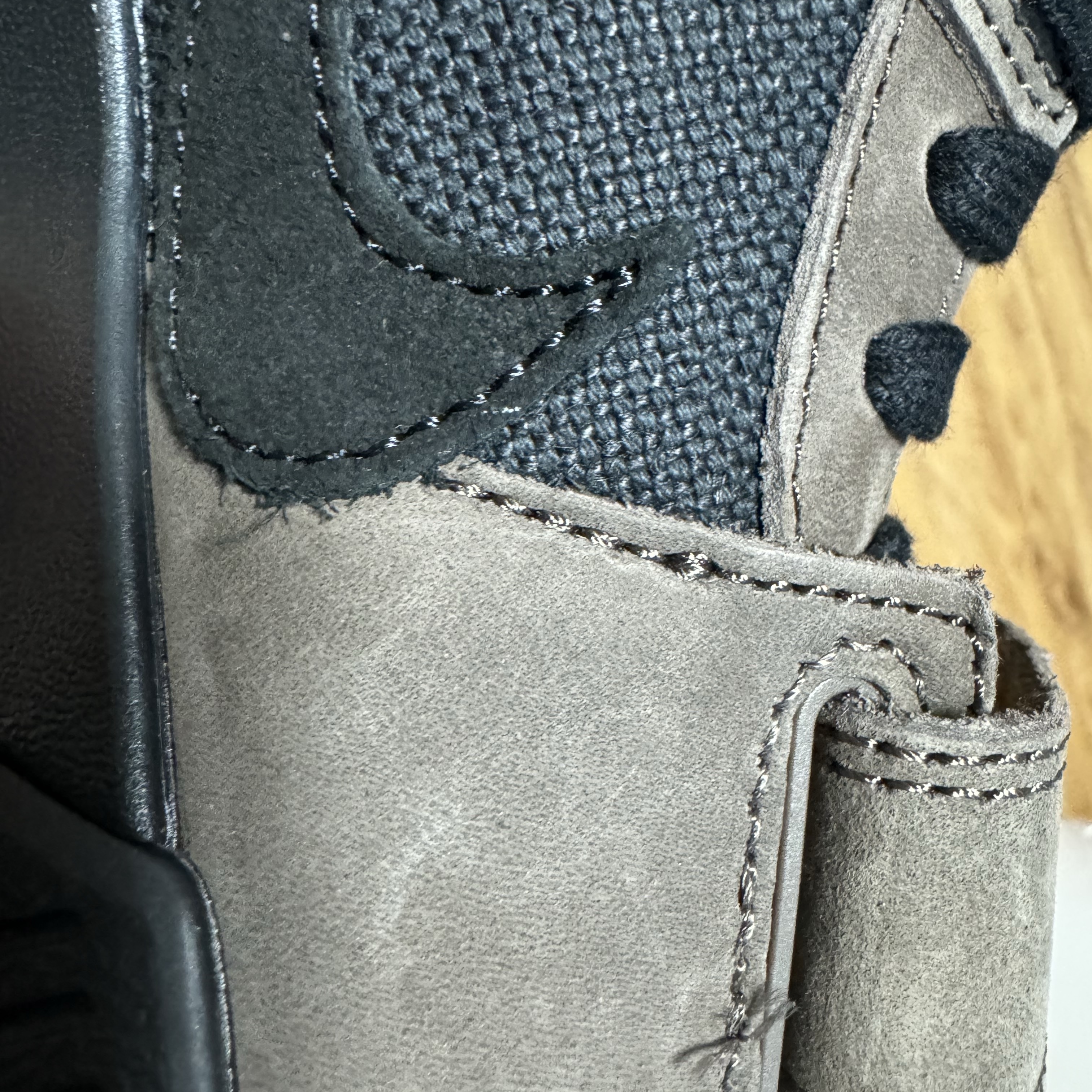 Jordan x Travis Scott Jumpman Jack TR Black and Dark Mocha 착용 스타일 - 2