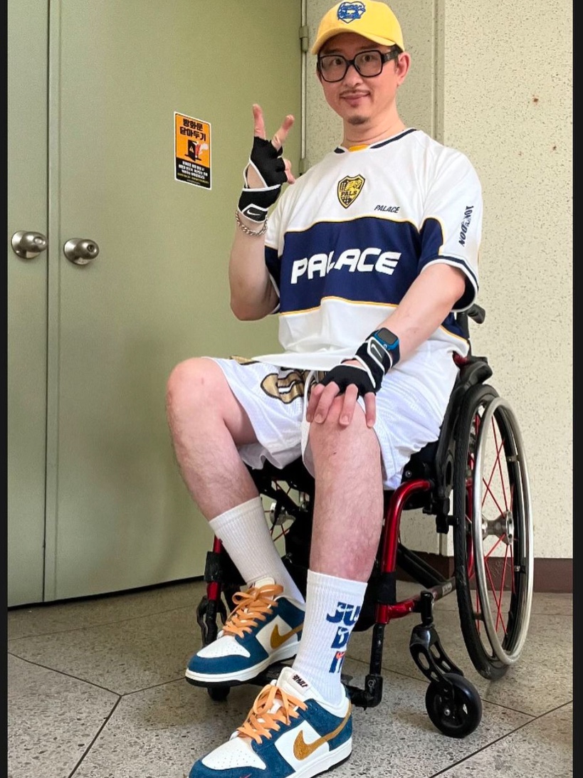 Palace Palamat Jersey White Navy - 24FW, Supreme Big Script Mesh Short White - 24SS 착용 스타일