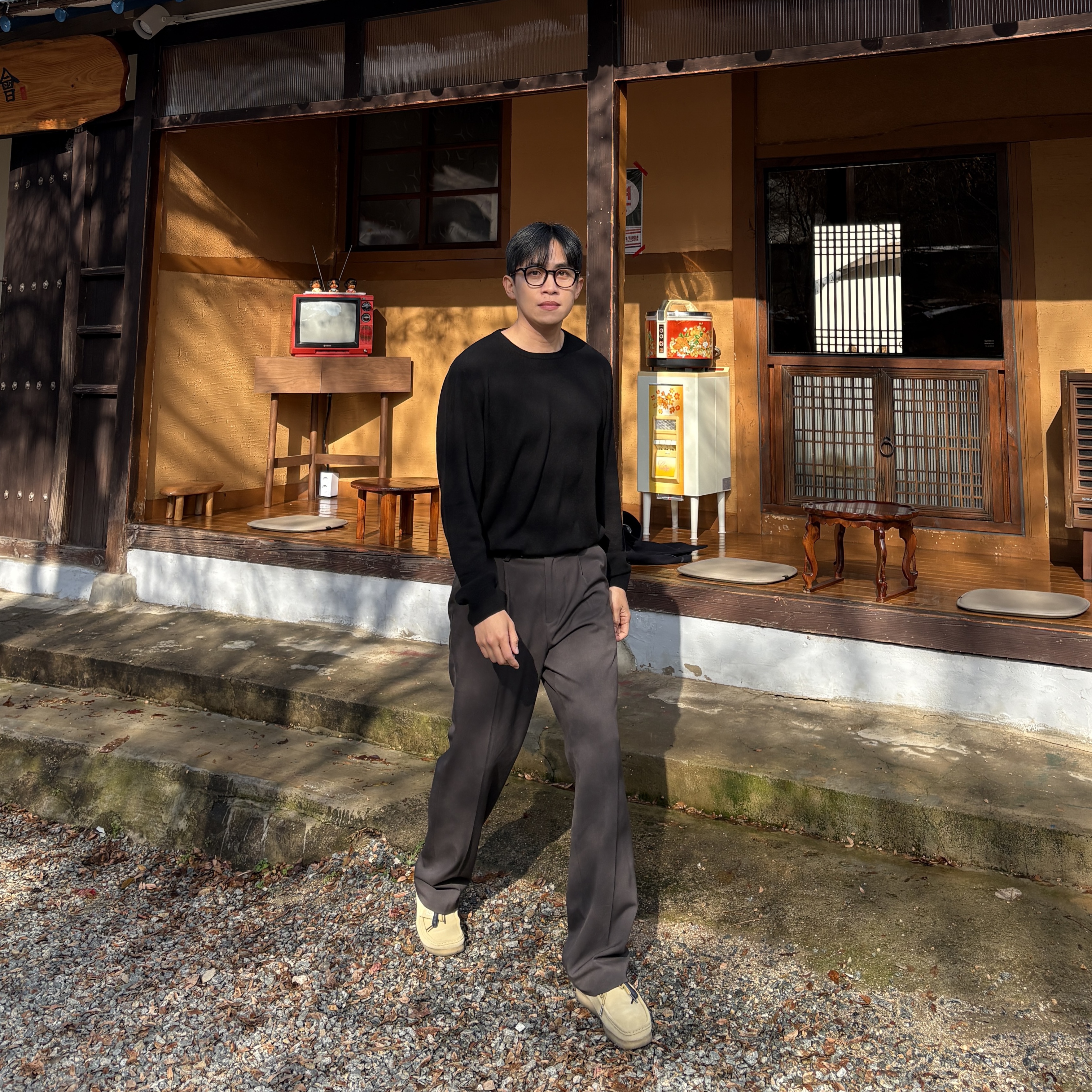 Clarks Wallabee Maple Suede 착용 스타일 - 3
