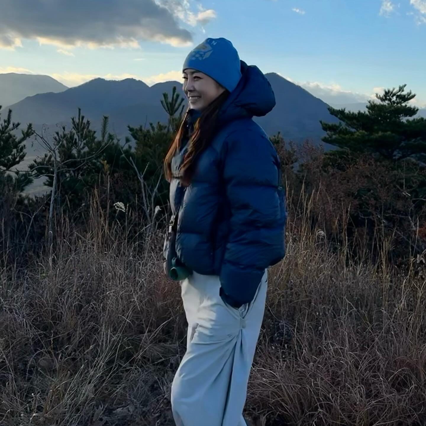 Stussy x Mountain Hardwear Caelum Dome Beanie Nitric Blue 착용 스타일 - 3