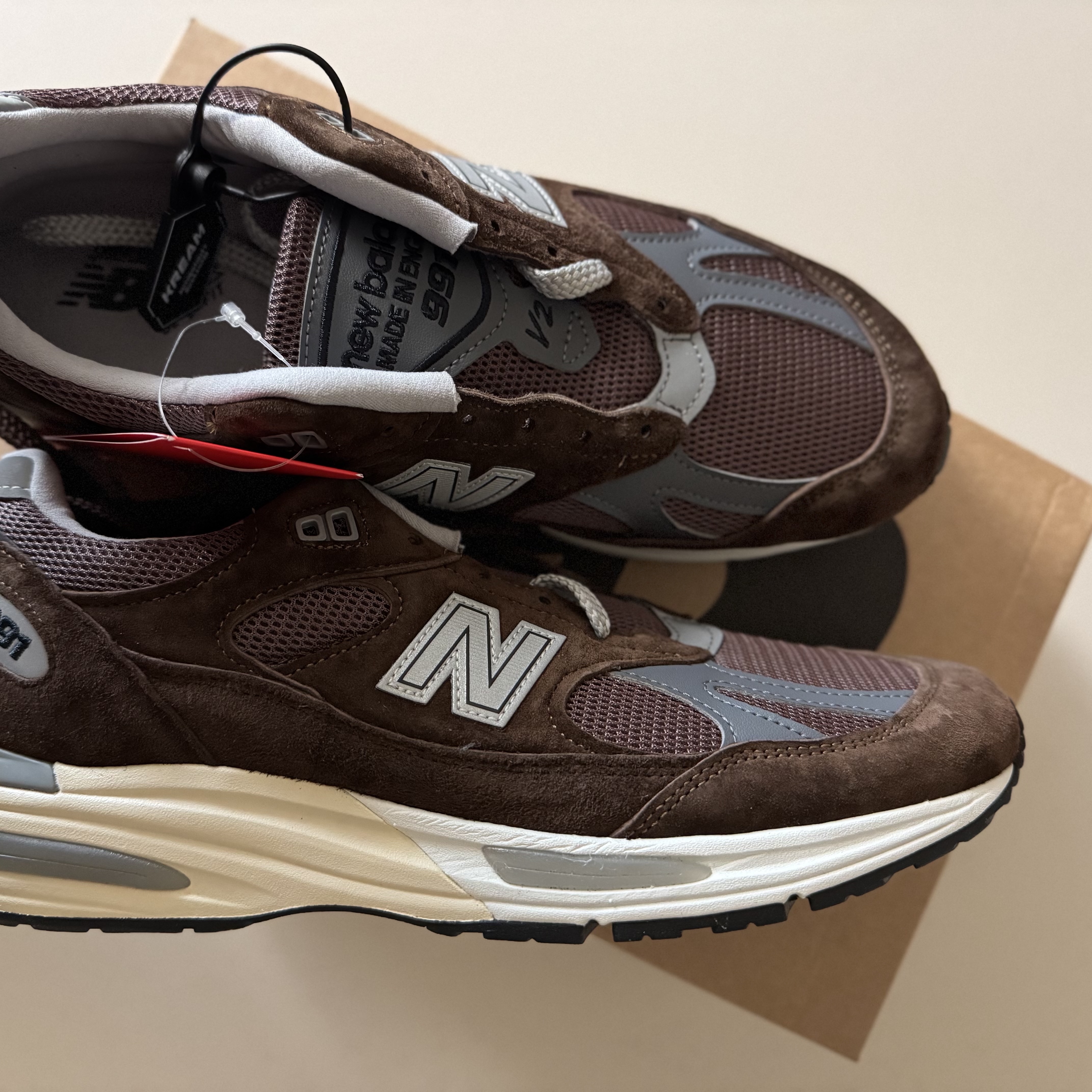 New Balance 991v2 Made in UK Pinecone 착용 스타일 - 1
