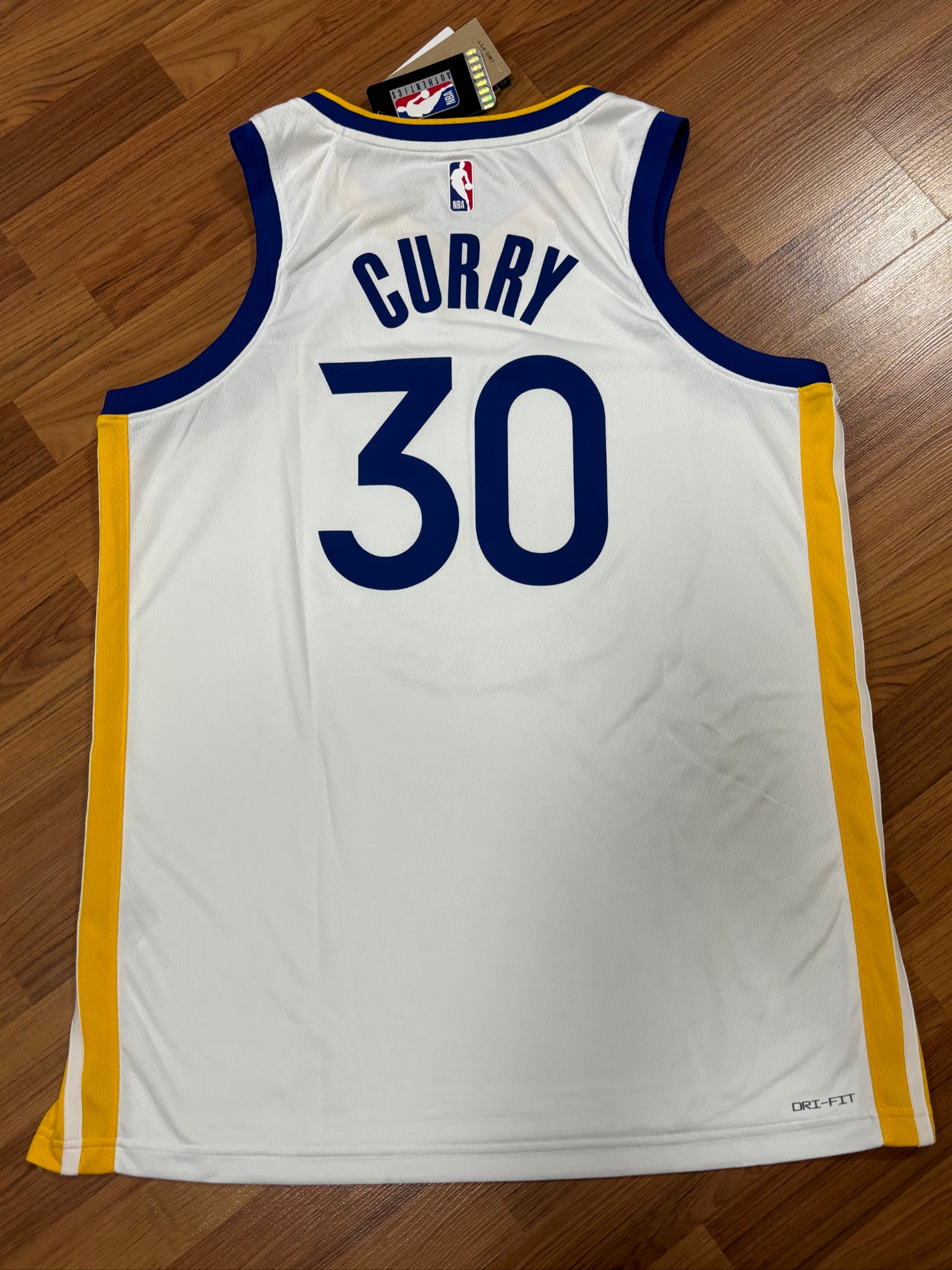 Nike Stephen Curry Golden State Warriors Association Edition 2022/23 NBA Swingman Jersey White 착용 스타일 - 2
