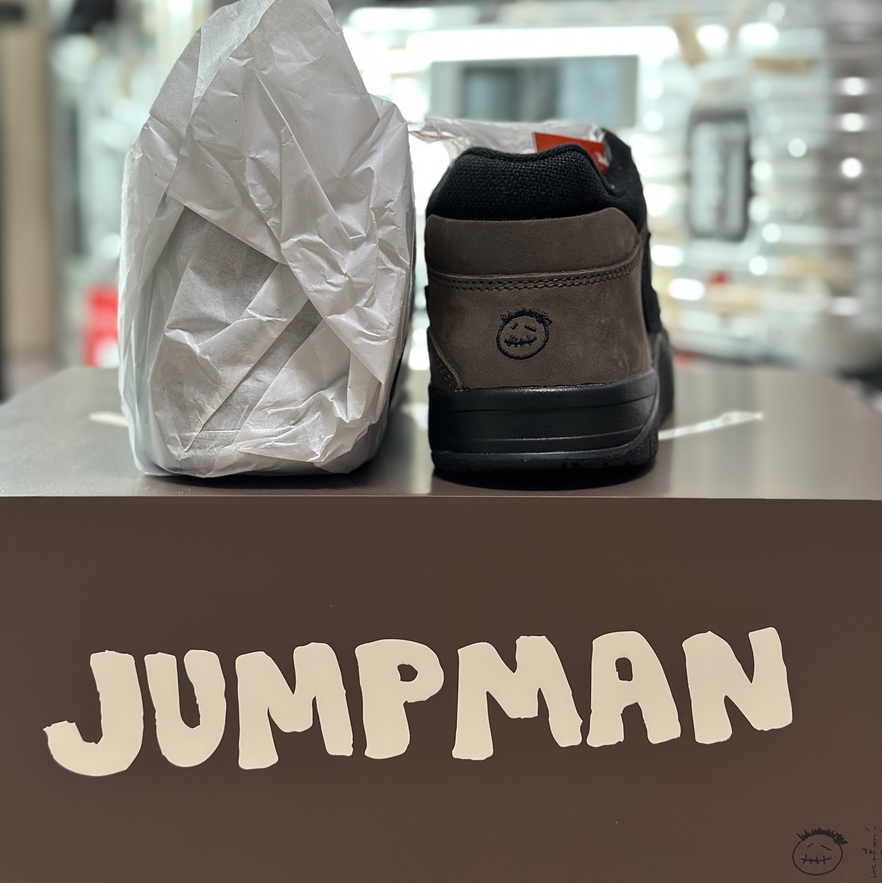 Jordan x Travis Scott Jumpman Jack TR Black and Dark Mocha 착용 스타일