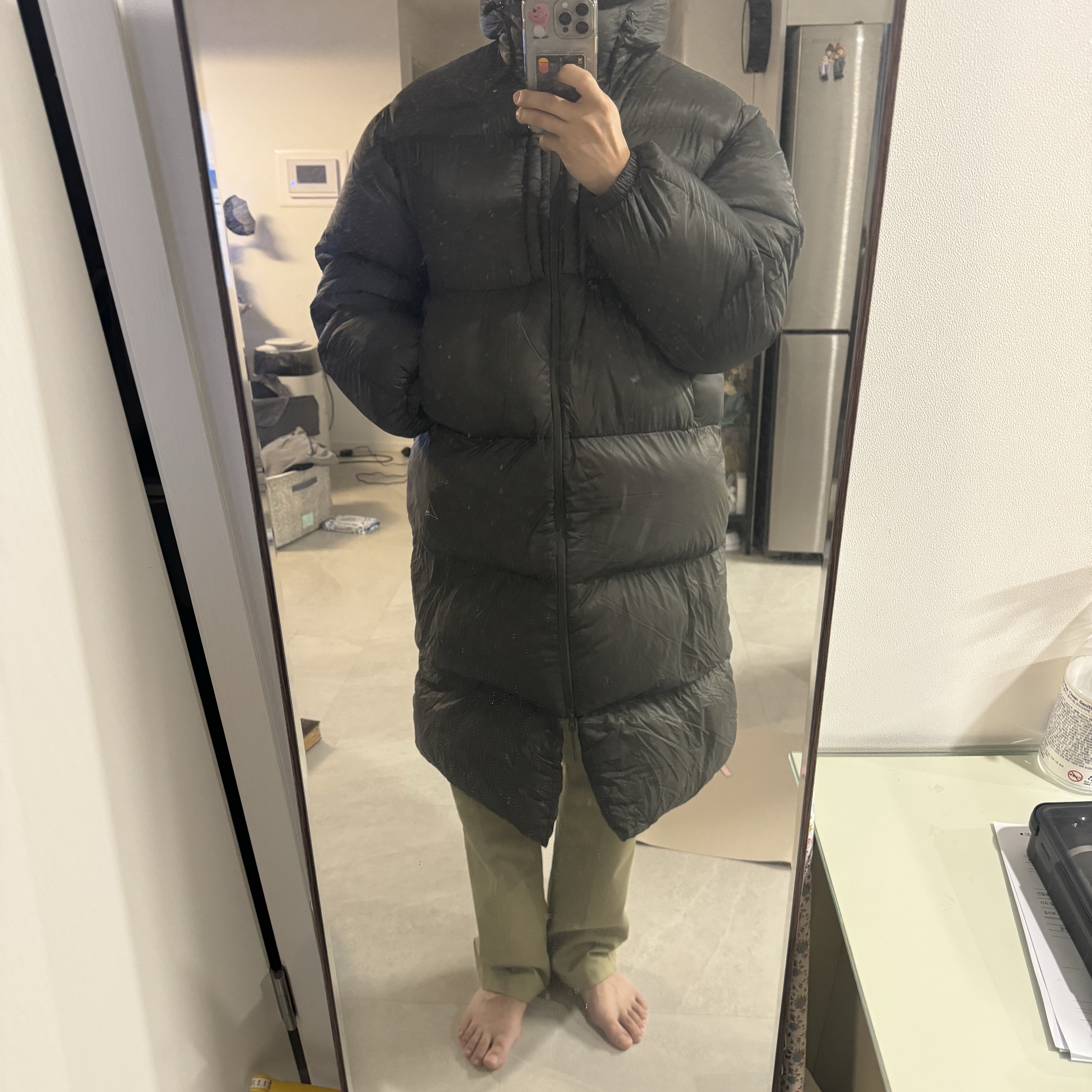 Roa Hiking Heavy Long Down Jacket Olive 착용 스타일