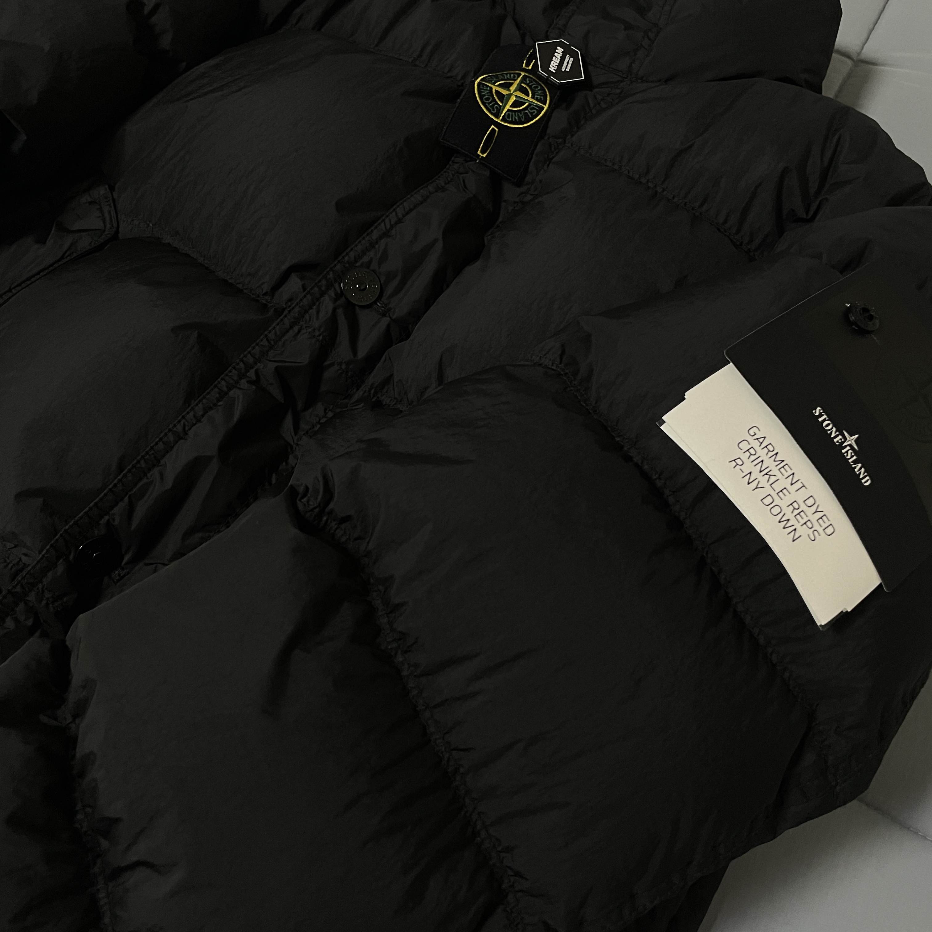 Stone Island 40123 Garment Dyed Crinkle Reps R-NY Down Jacket Black - 24FW, Stone Island 40123 Garment Dyed Crinkle Reps R-NY Down Jacket Grey - 24FW 착용 스타일 - 1