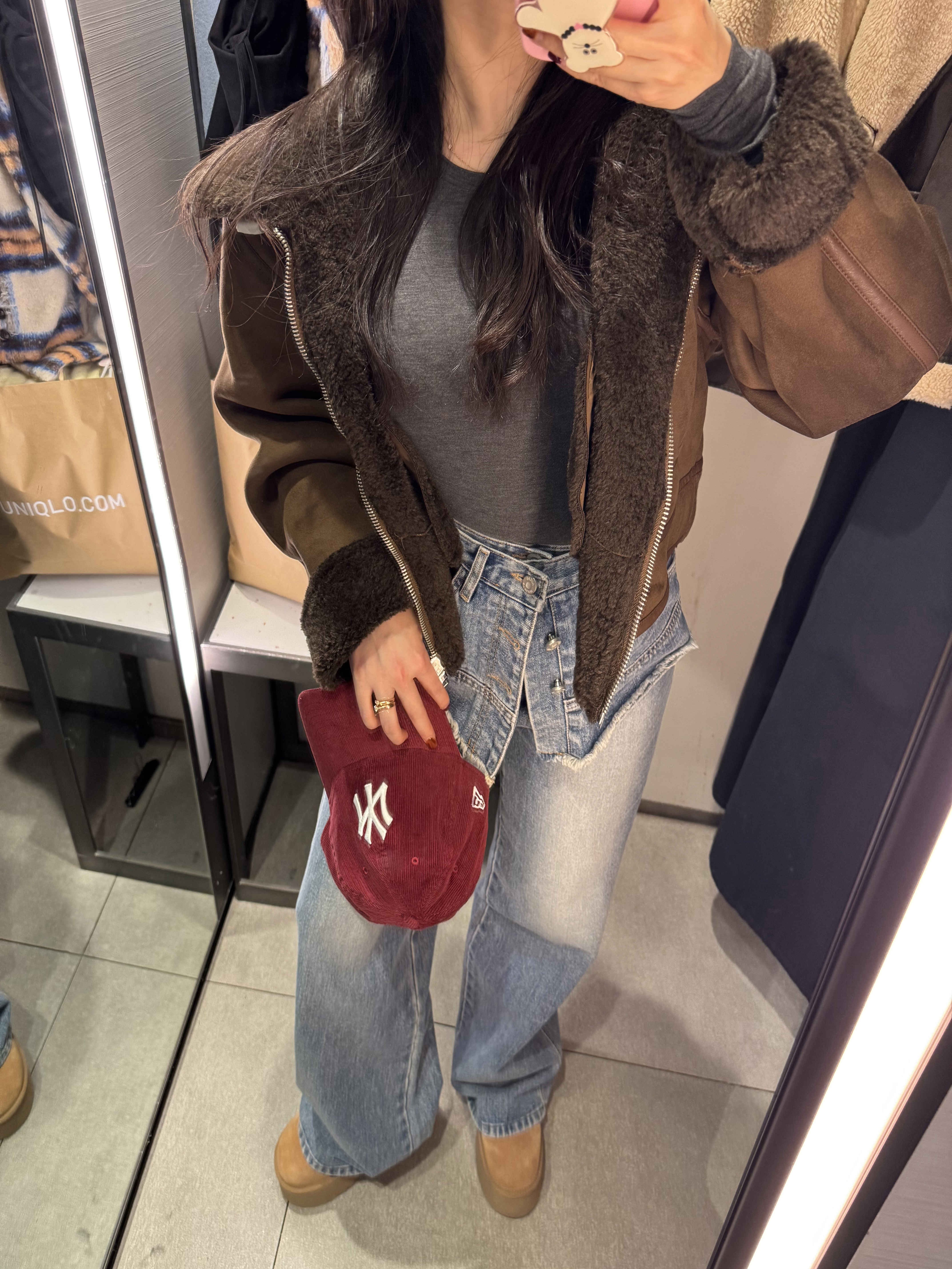 (W) UGG Classic Ultra Mini Platform Boots Chestnut 착용 스타일 - 3