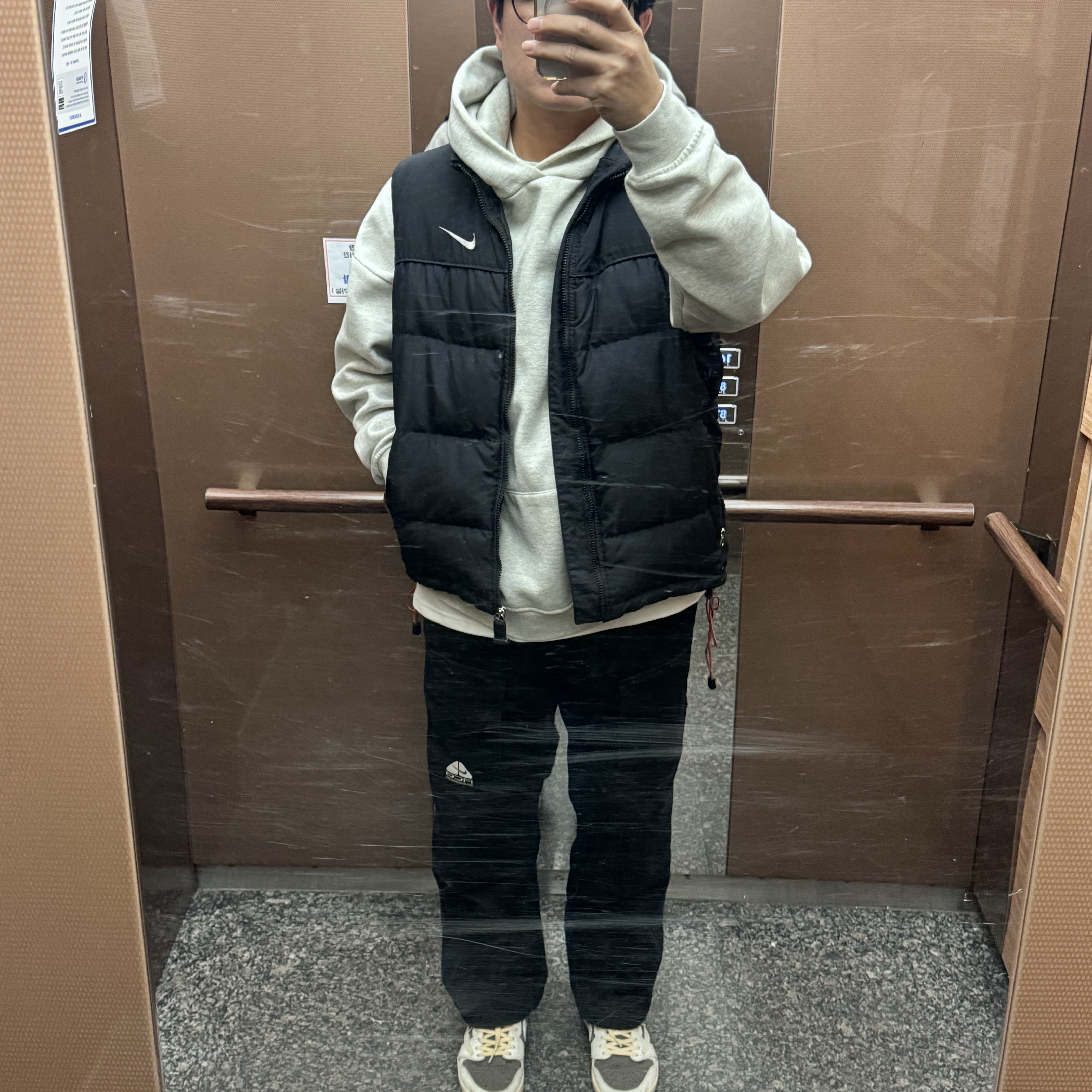 Essentials The Core Collection Hoodie Light Oatmeal, Supreme x Nike ACG Belted Denim Pants Black - 22FW 착용 스타일