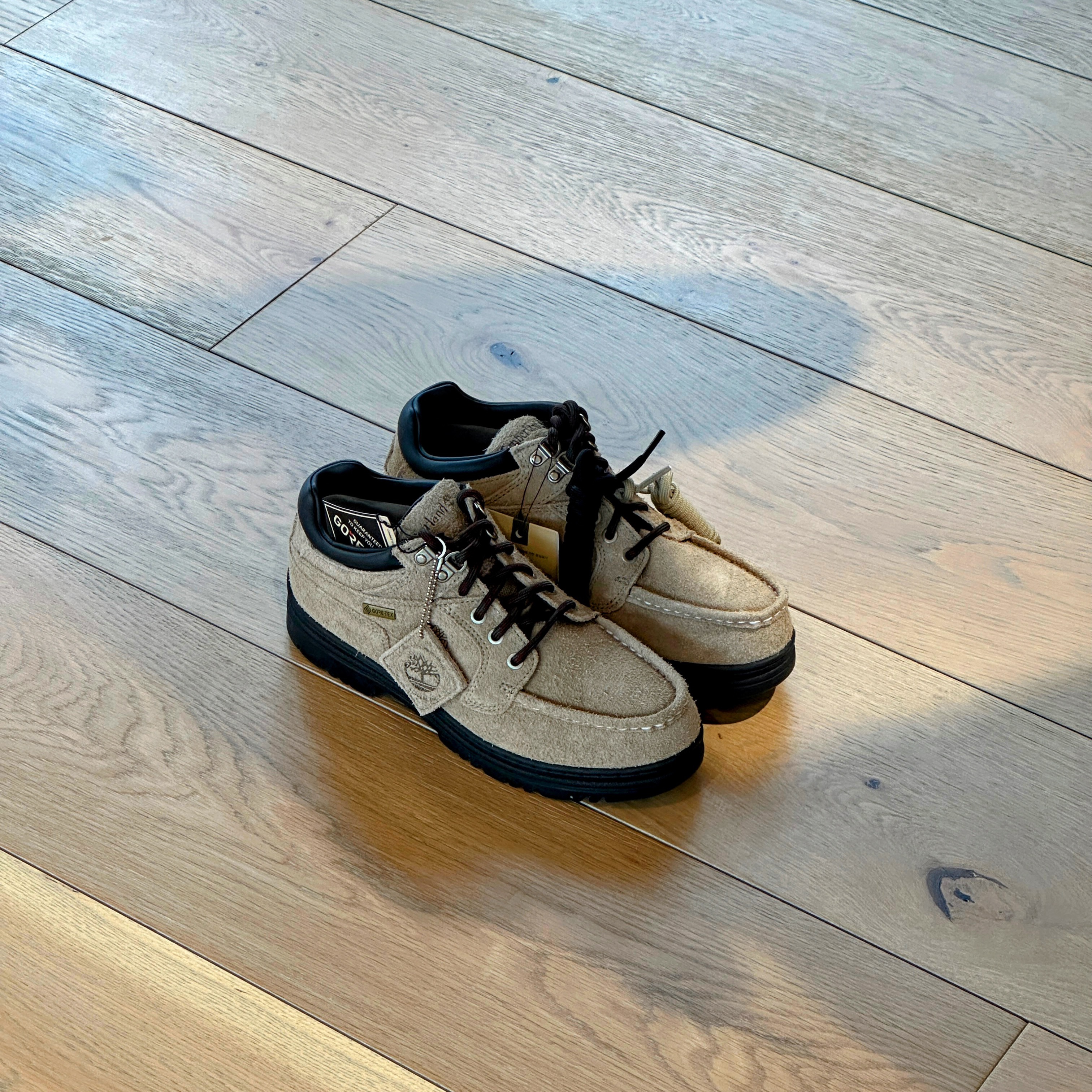 Timberland x Thisisneverthat Heritage Gore-Tex Moc Toe Mid Boots Desert - Wide 착용 스타일