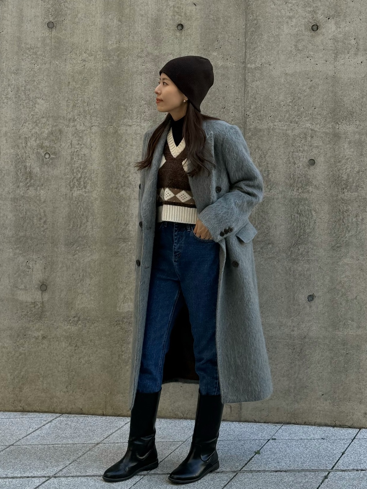 (W) Our Legacy DB Coat Wishkah Grey Hairy Alpaca, Lemaire Small Croissant Bag Coated Linen Canvas Black 착용 스타일 - 3